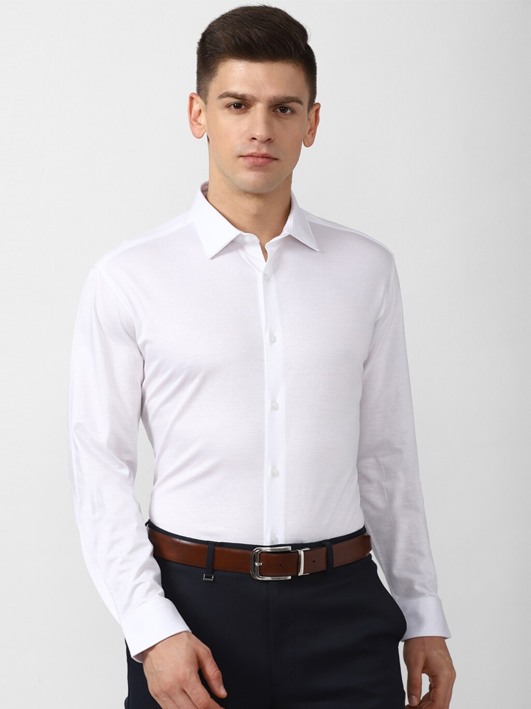 

Van Heusen Men White Slim Fit Solid Cotton Formal Shirt