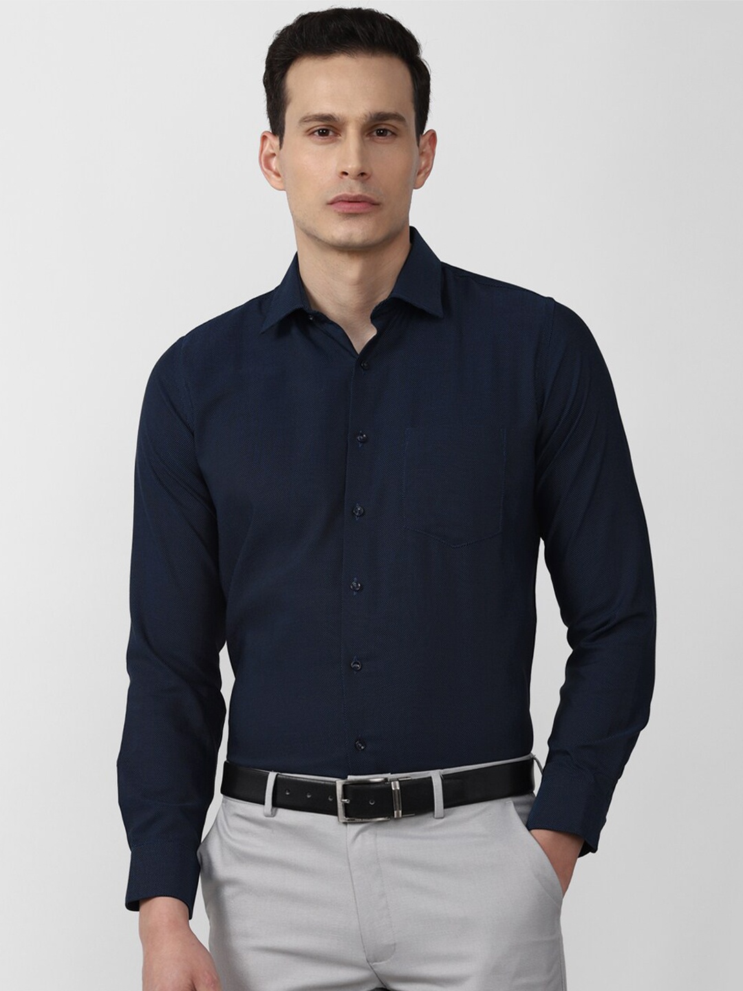 

Van Heusen Men Navy Blue Slim Fit Formal Cotton Shirt
