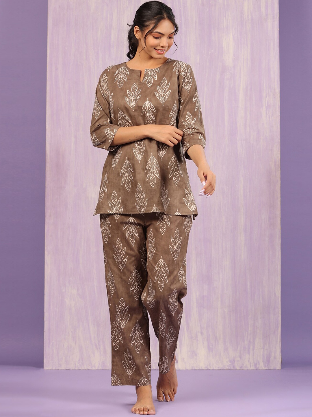 

JISORA Women Brown & Off White Cotton Floral Printed Night suit