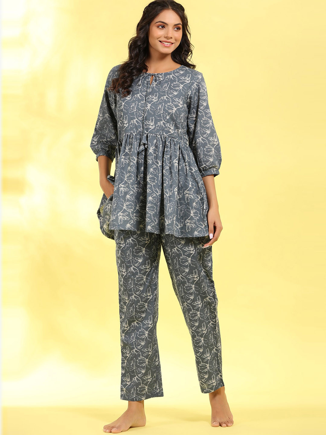 

JISORA Women Grey & Off White Pure Cotton Floral Printed Night suit