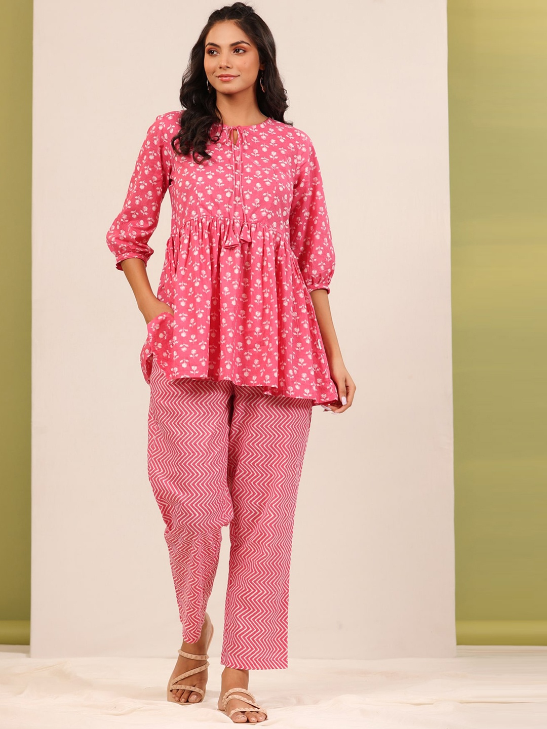 

JISORA Women Pink & White Printed Pure Cotton Night suit