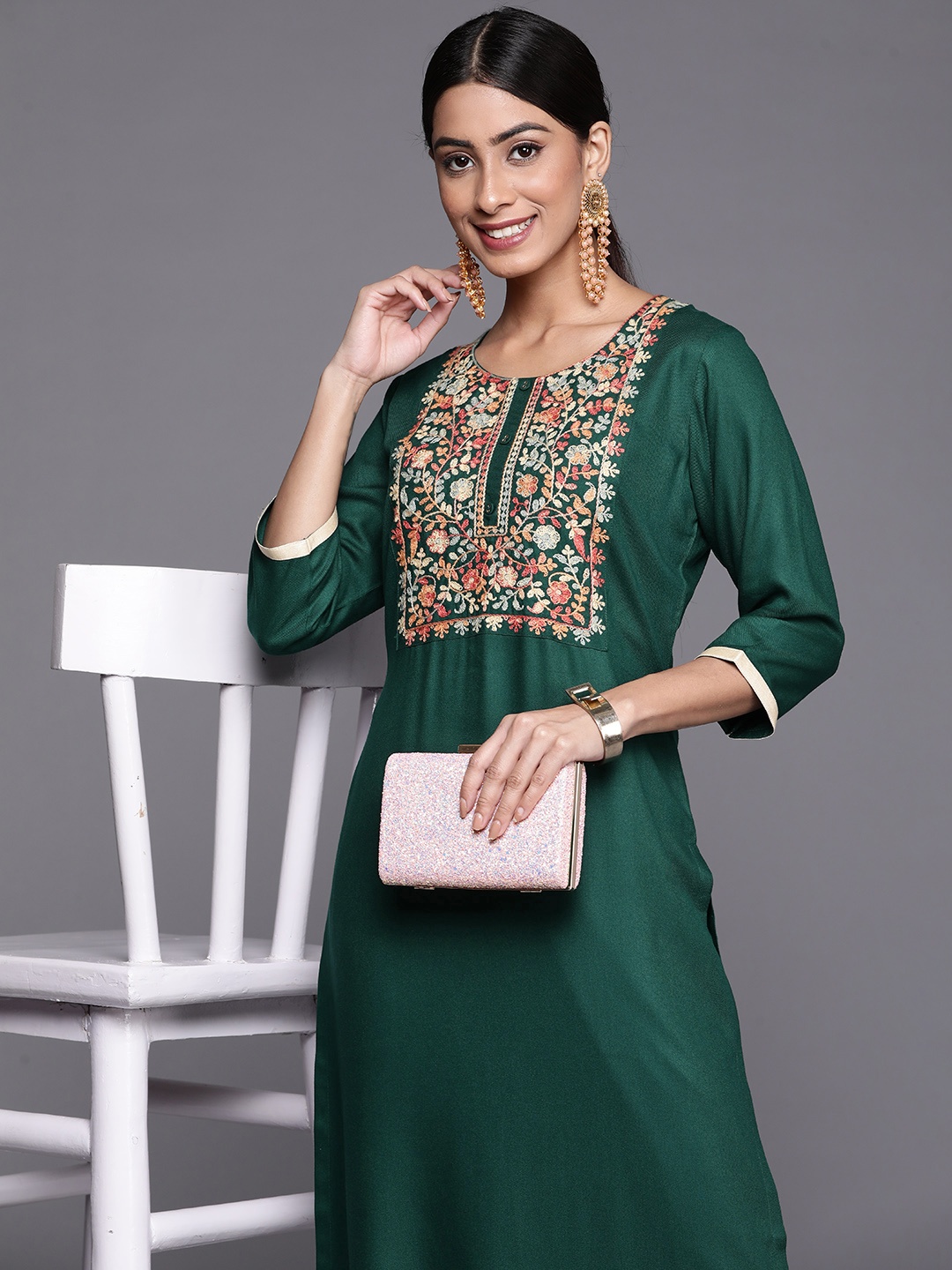 

Libas Women Green Floral Motifs Yoke Design Pashmina Kurta