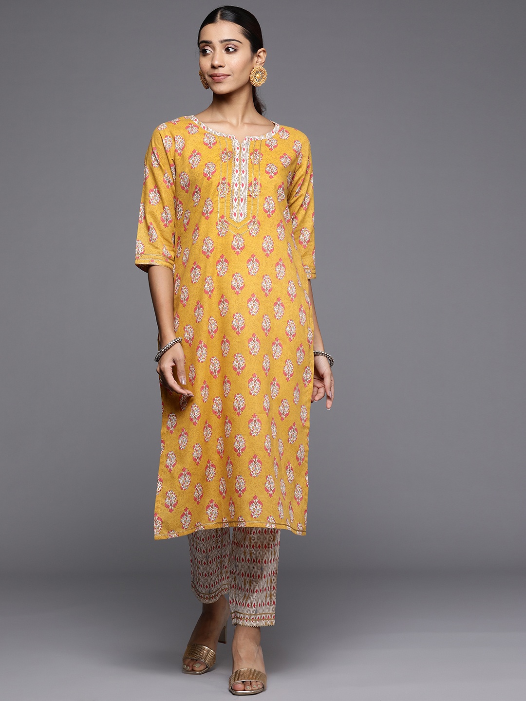 

Libas Women Yellow & Pink Floral Motifs Printed Gotta Patti Cotton Kurta