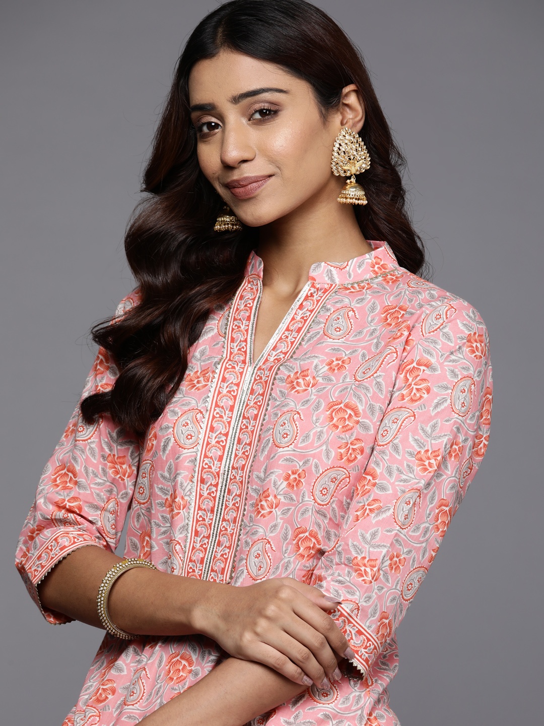 

Libas Women Pink Paisley Printed Gotta Patti Cotton Kurta