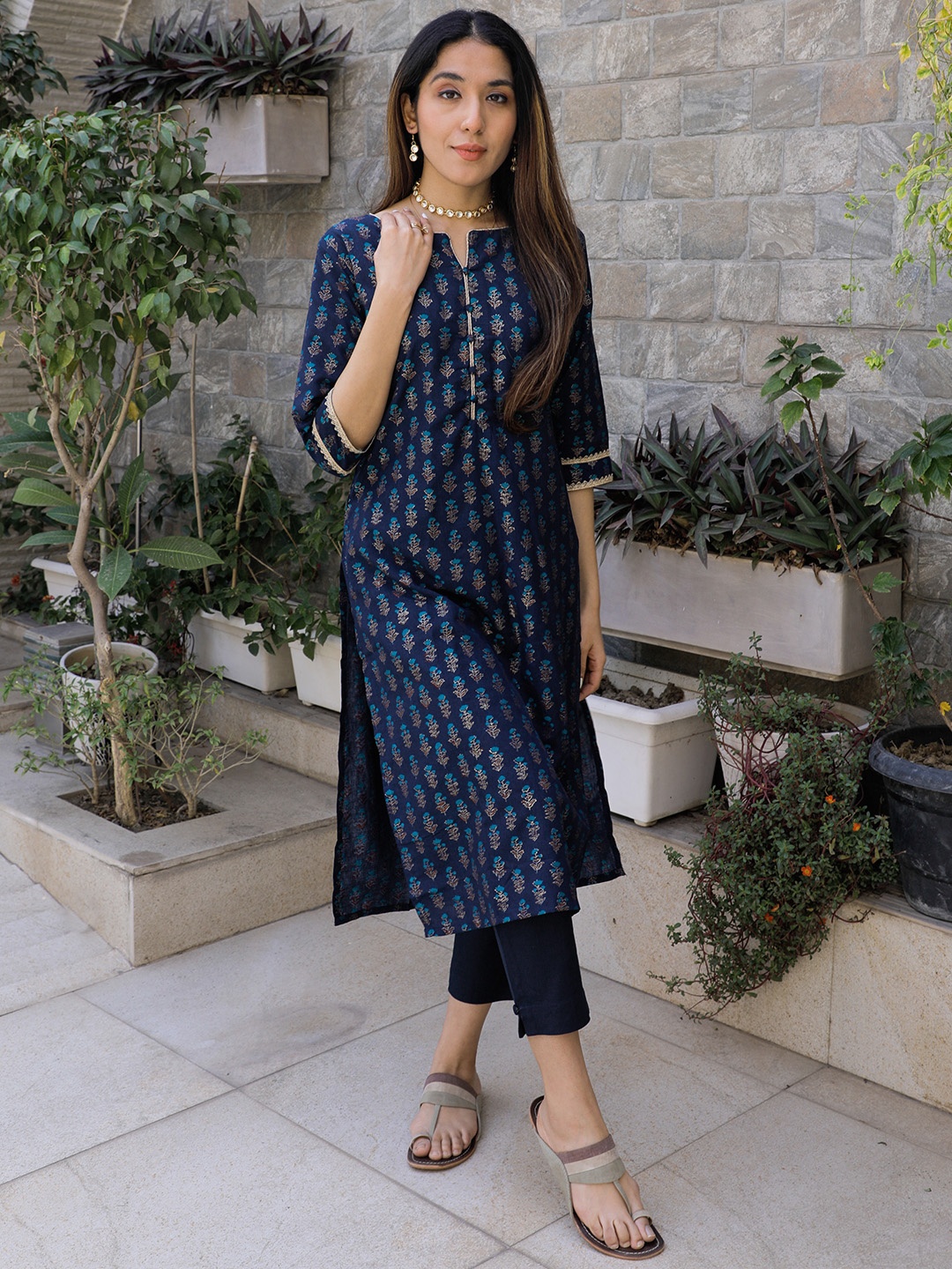 

Libas Women Blue Floral Motifs Printed Kurta