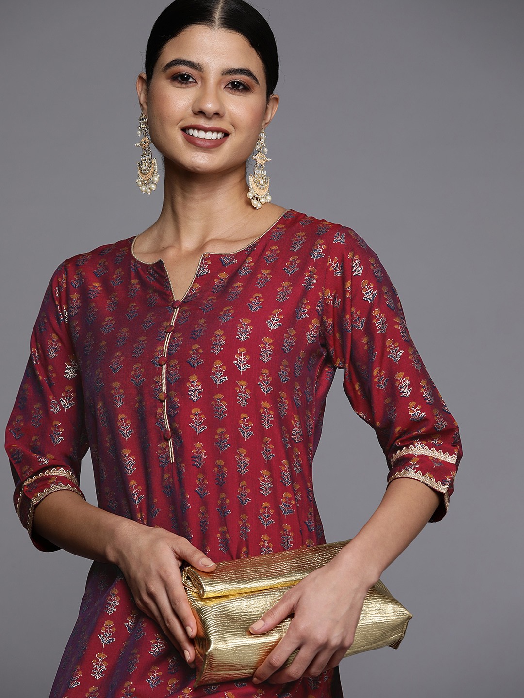 

Libas Women Maroon Floral Motifs Printed Kurta