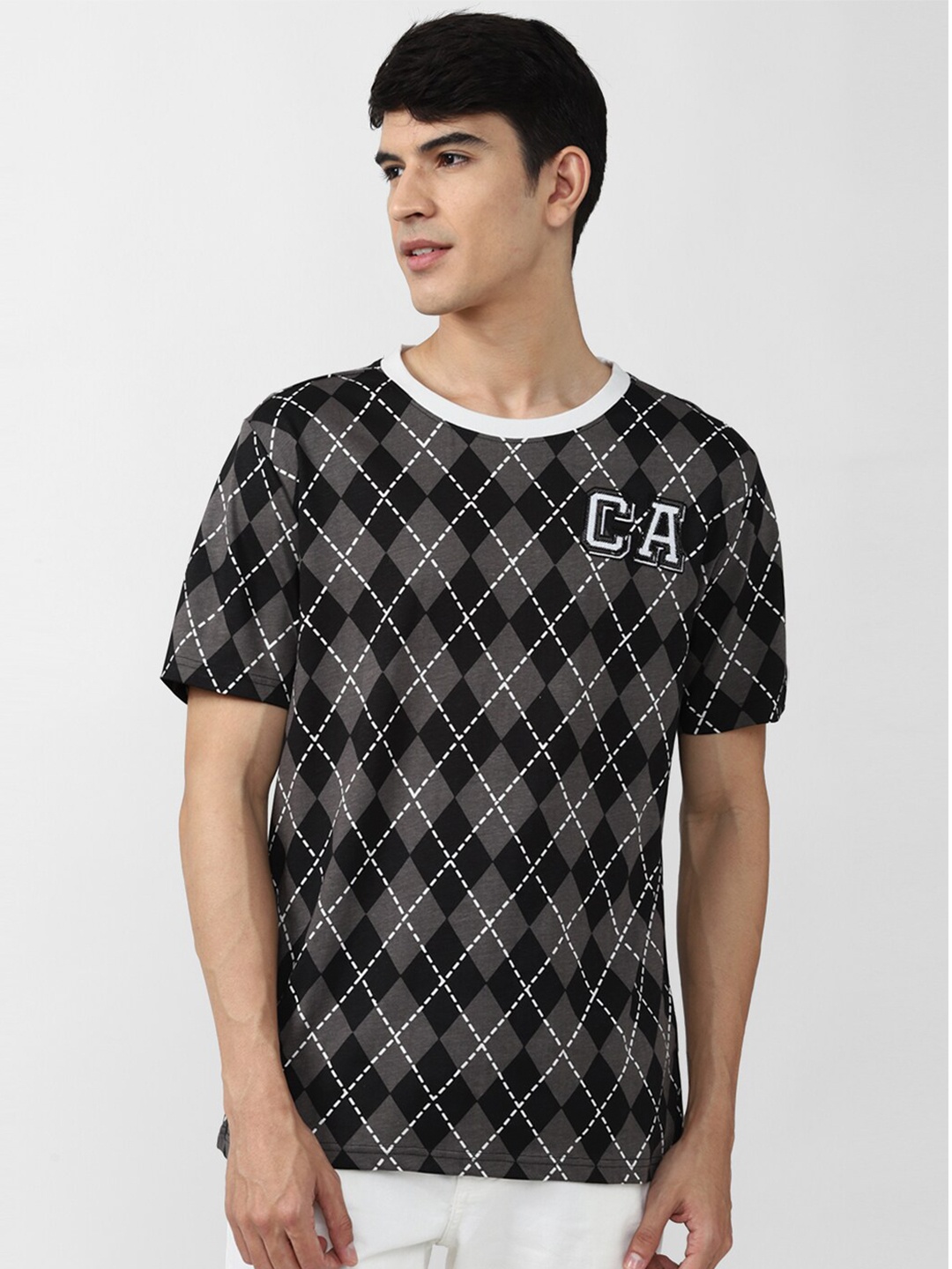 

FOREVER 21 Men Black & Grey Printed Applique Cotton T-shirt