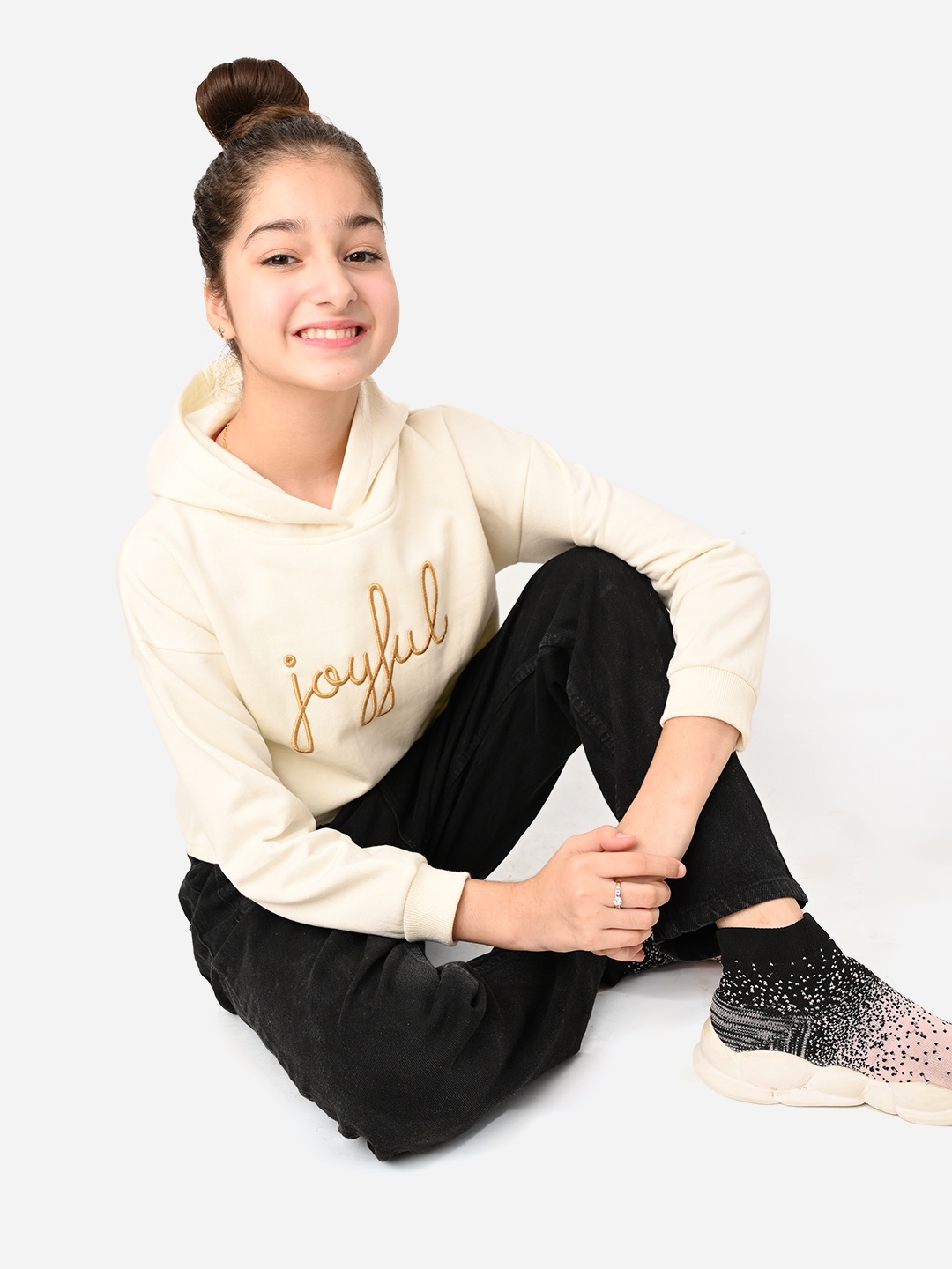

LilPicks Girls Off White Printed Hooded Sweatshirt