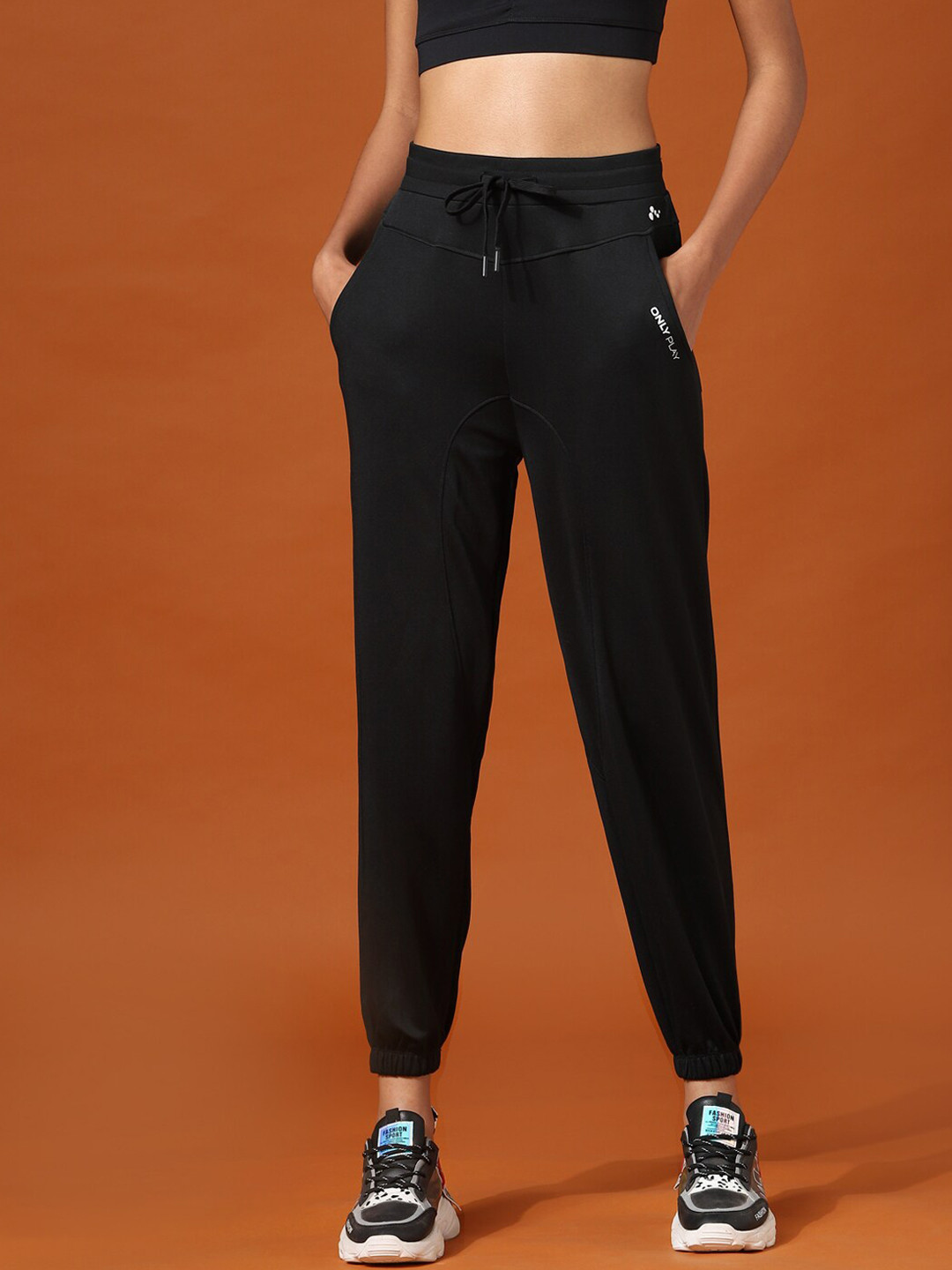 

ONLY PLAY Women Black Solid Joggers ONLPBON JOGGERS JRS -IN