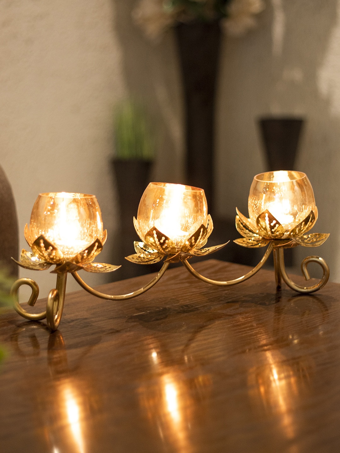 

MARKET99 Gold-Toned 3 Lotus Tea-light Candle Holders