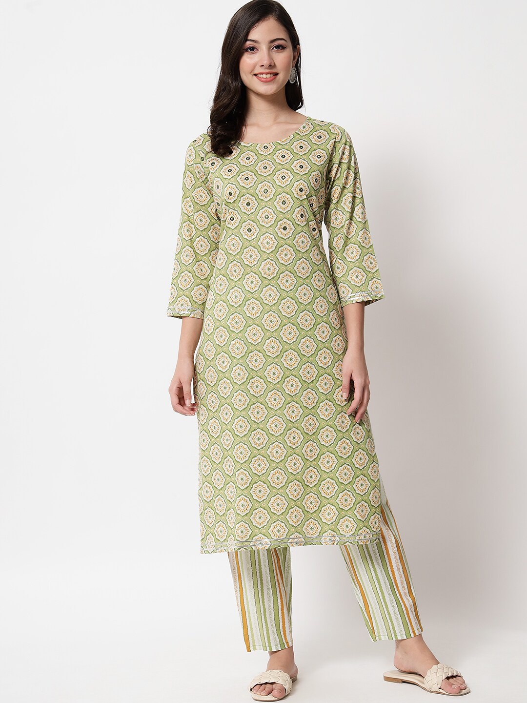 

IkDaiya Women Green Ethnic Motifs Printed Pure Cotton Kurta with Trouser