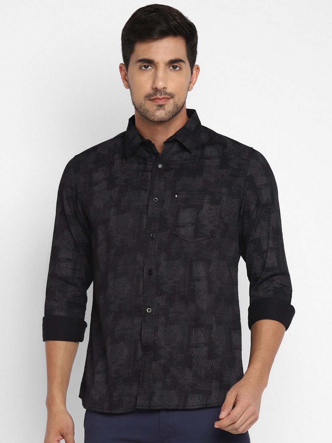 

Red Chief Men Black Slim Fit Printed Pure Cotton Casual Shirt