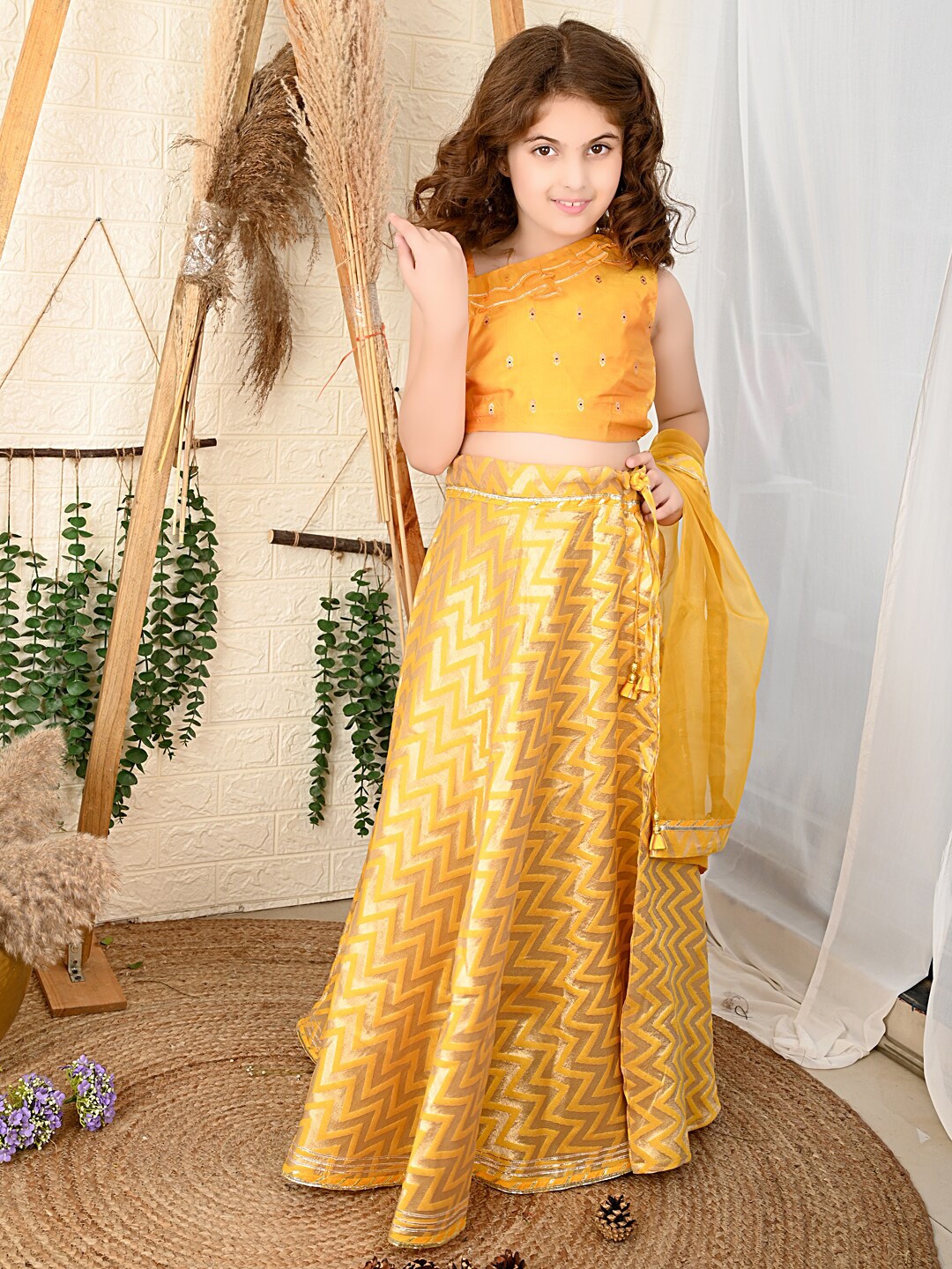 

LilPicks Girls Yellow Embellished Ready to Wear Lehenga & Blouse With Dupatta