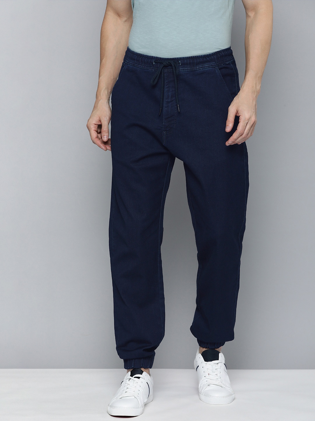 

Levis Men Navy Blue Loose Fit Mid-Rise Joggers Trousers