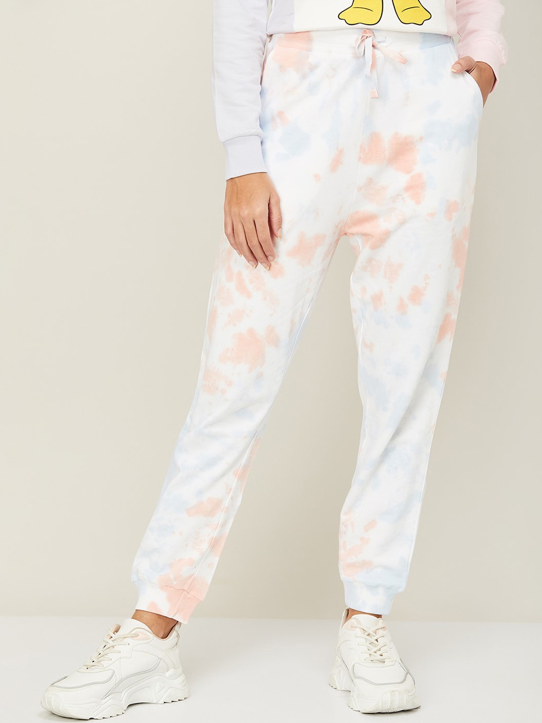

Ginger by Lifestyle Women Multicoloured Floral Printed High-Rise Joggers Trousers, Multi