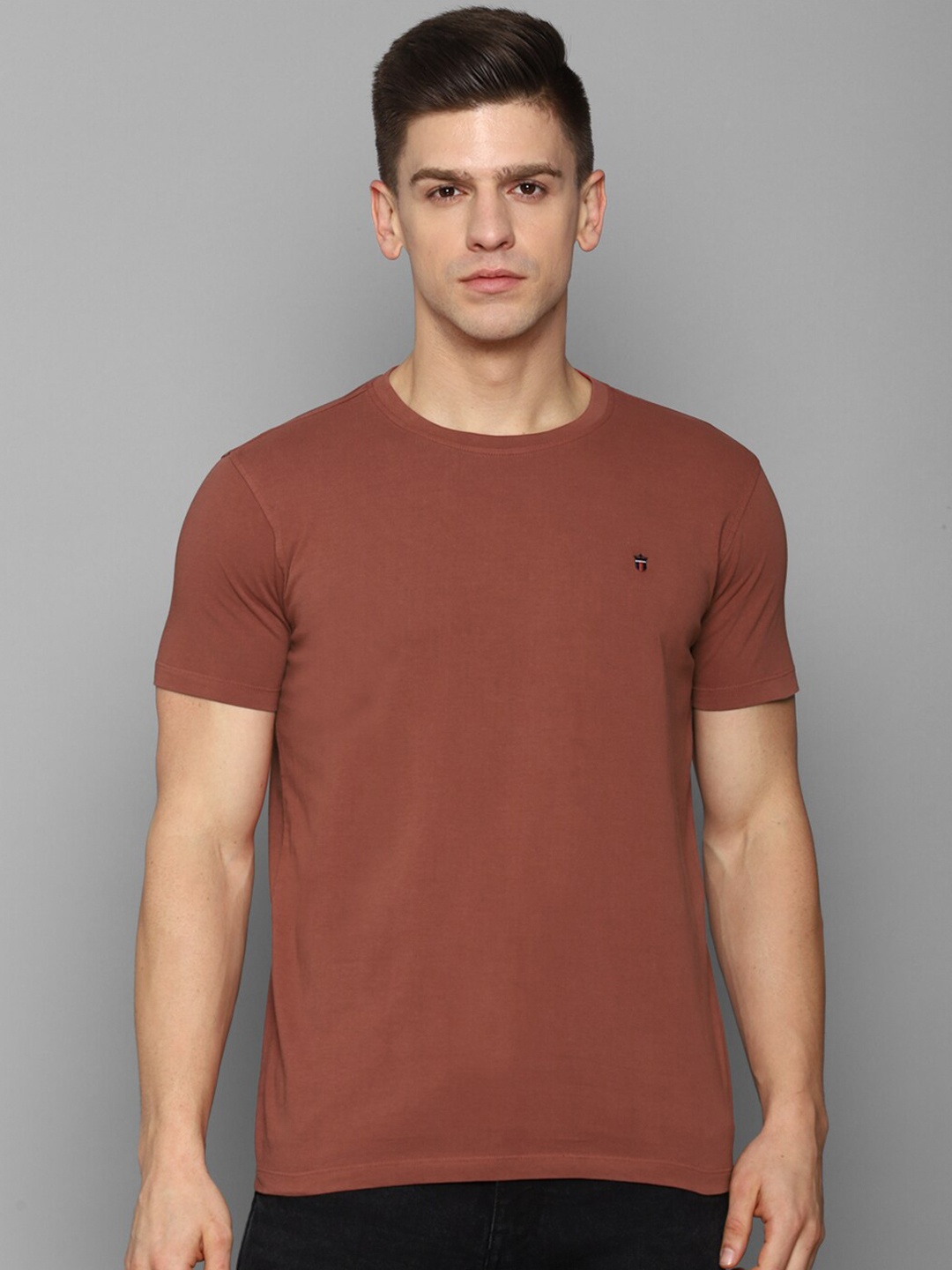 

Louis Philippe Jeans Men Brown Solid Slim Fit Cotton T-shirt