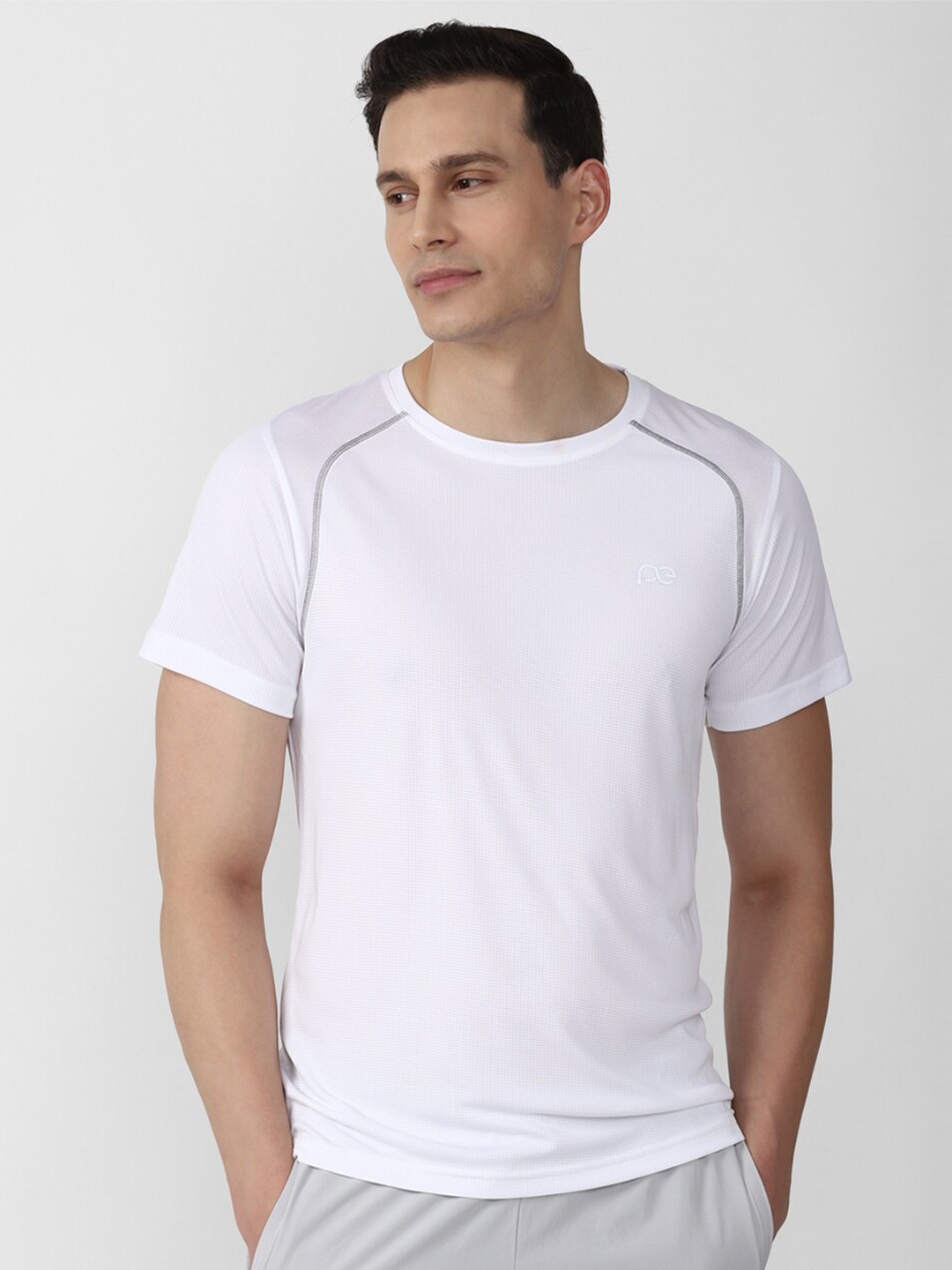 

Peter England Casuals Men White Slim Fit T-shirt