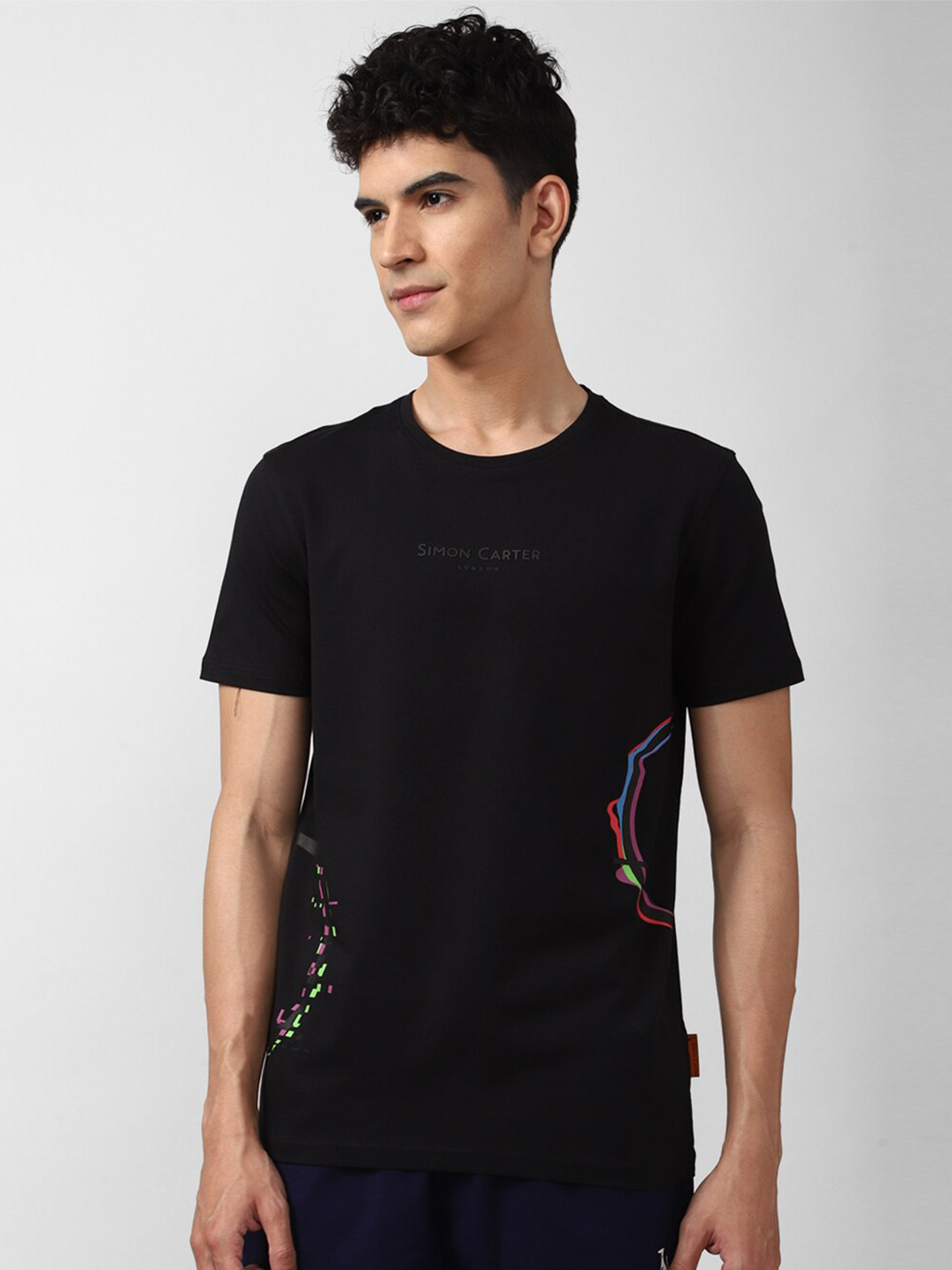 

SIMON CARTER LONDON Men Black Typography Printed Slim Fit T-shirt