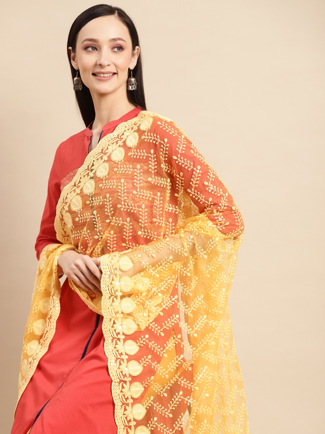 

Saadgi Yellow & Silver-Coloured Ethnic Motifs Chikankari Sequin Dupatta