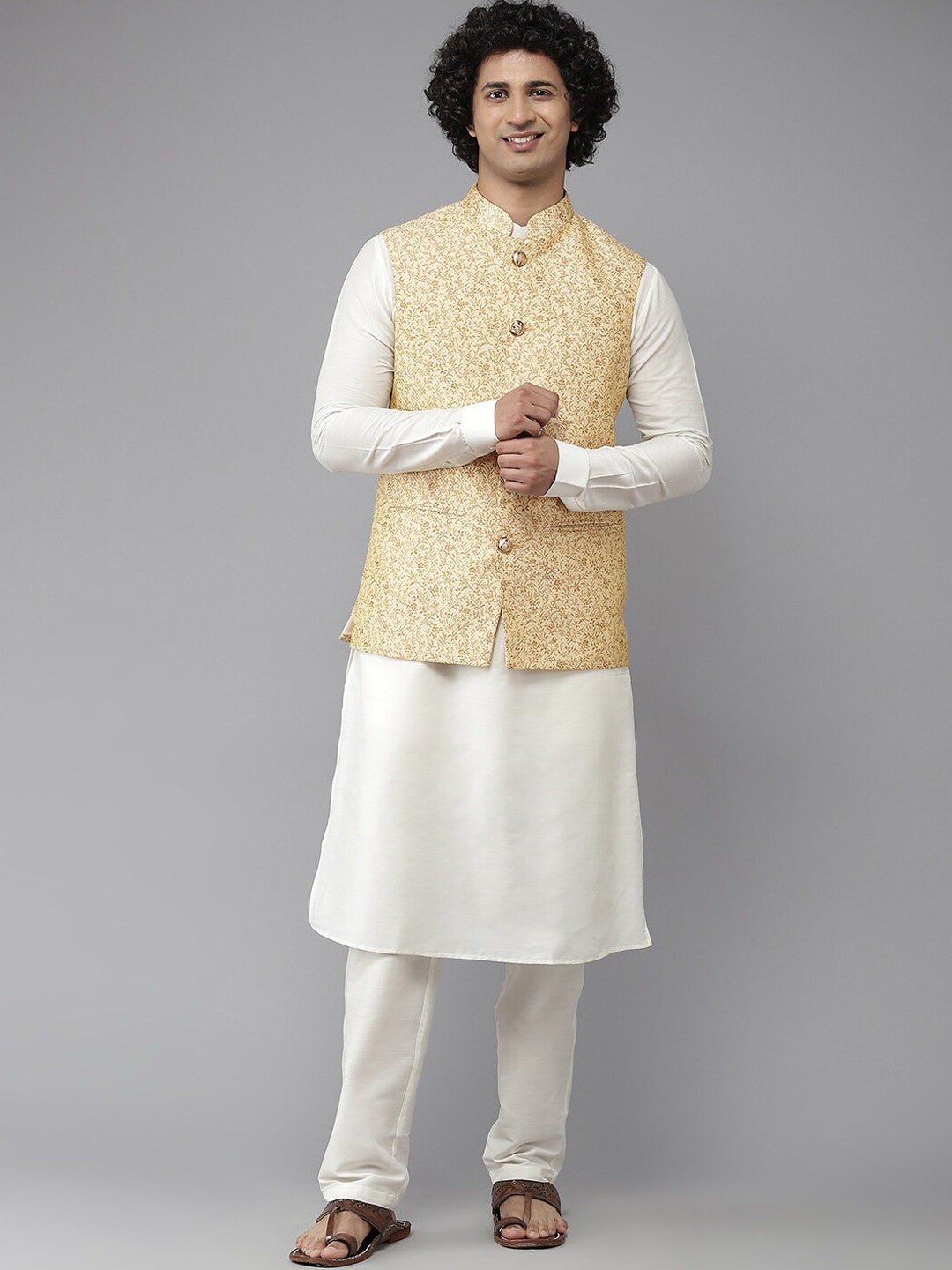 

See Designs Men Gold-Toned Woven Design Nehru Jacket