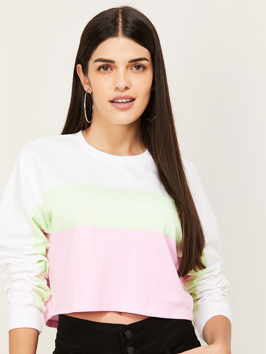 

Ginger by Lifestyle Women White Colourblocked Crop Sweatshirt