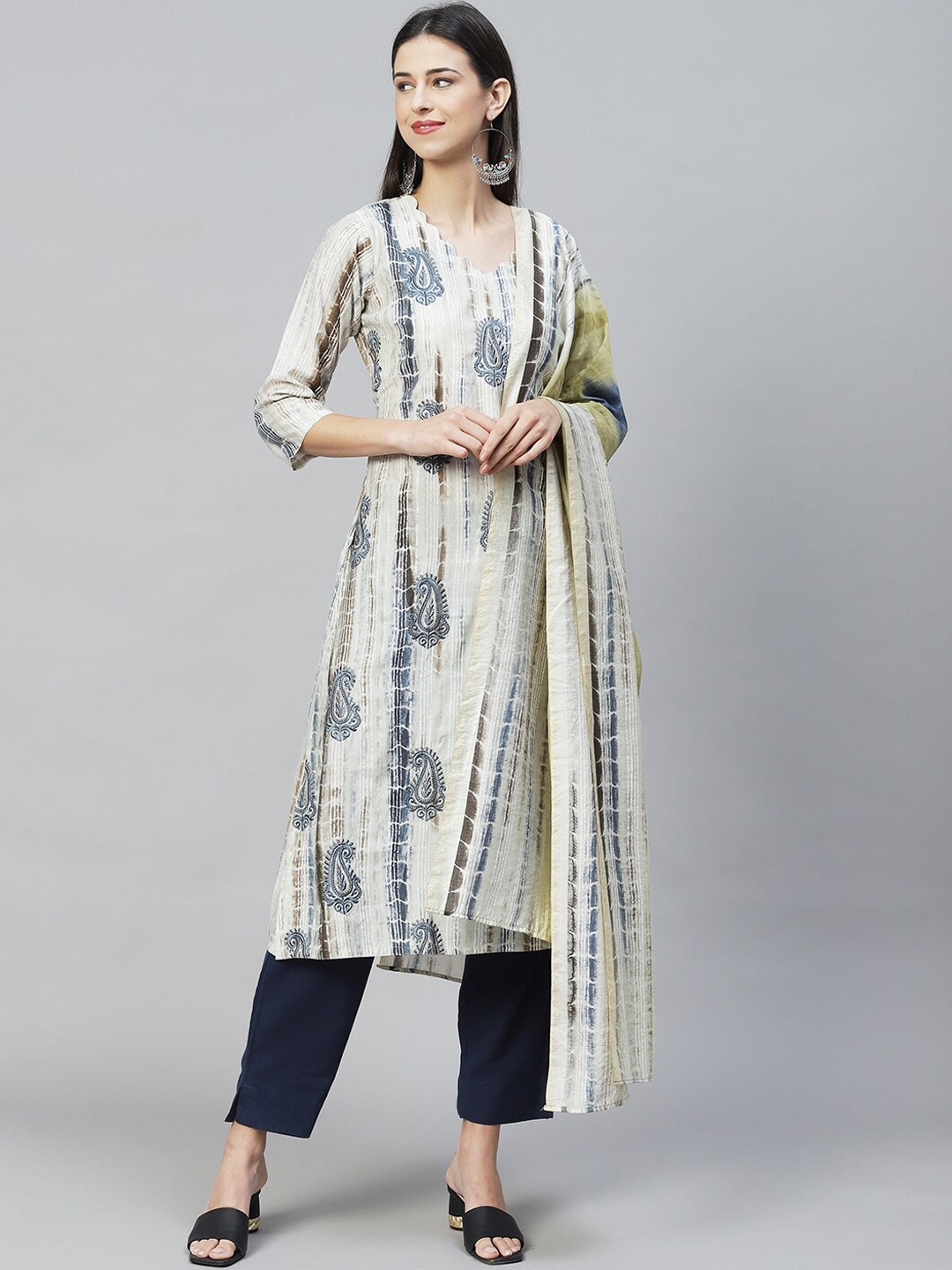 

FASHOR Women Grey & Yellow Paisley Dyed Kurta With Dupatta