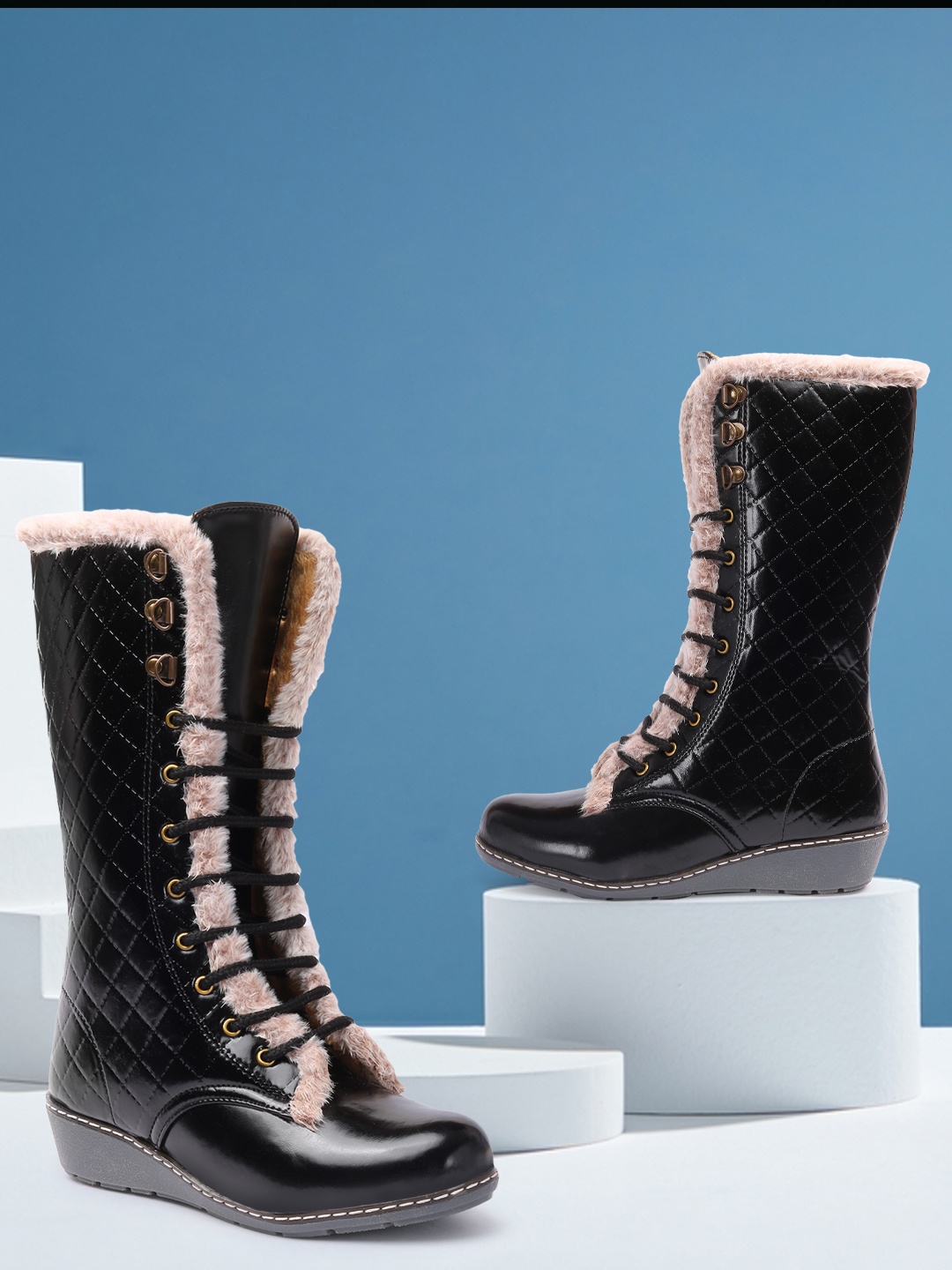 

TWIN TOES Women BlackTextured High-Top Winter Boots, Black