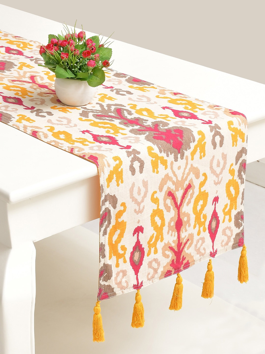 

BLANC9 Yellow Printed Pure Cotton Table Runners