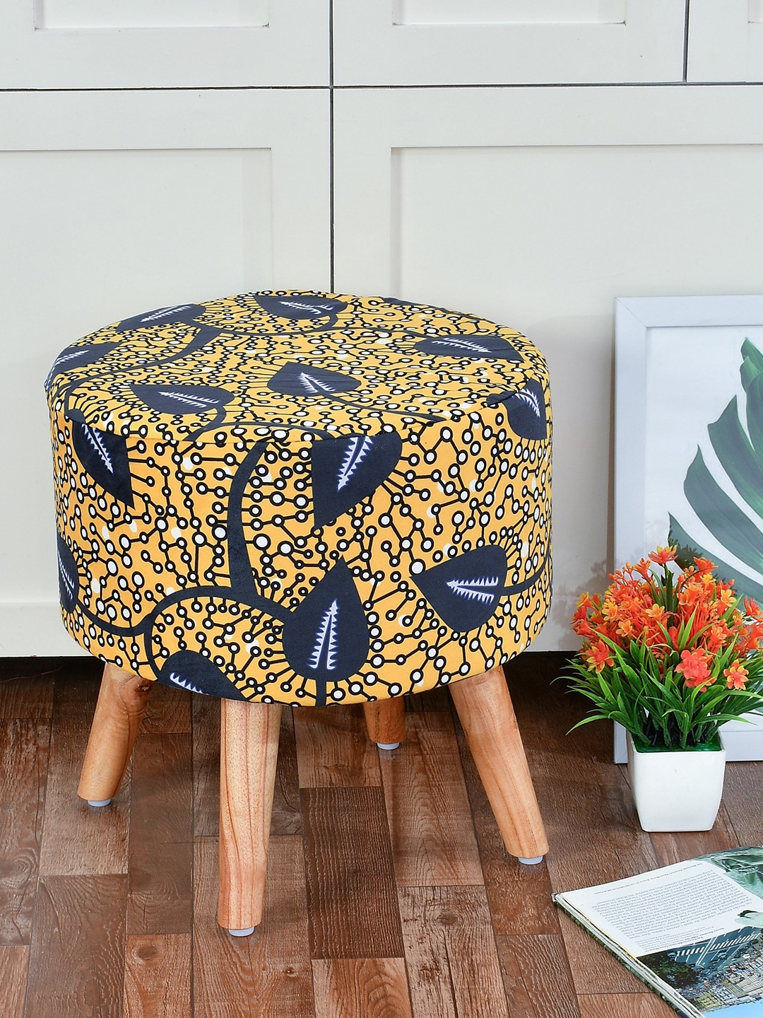 

RIANCE CREATIONS Blue & Yellow Printed Ottomans