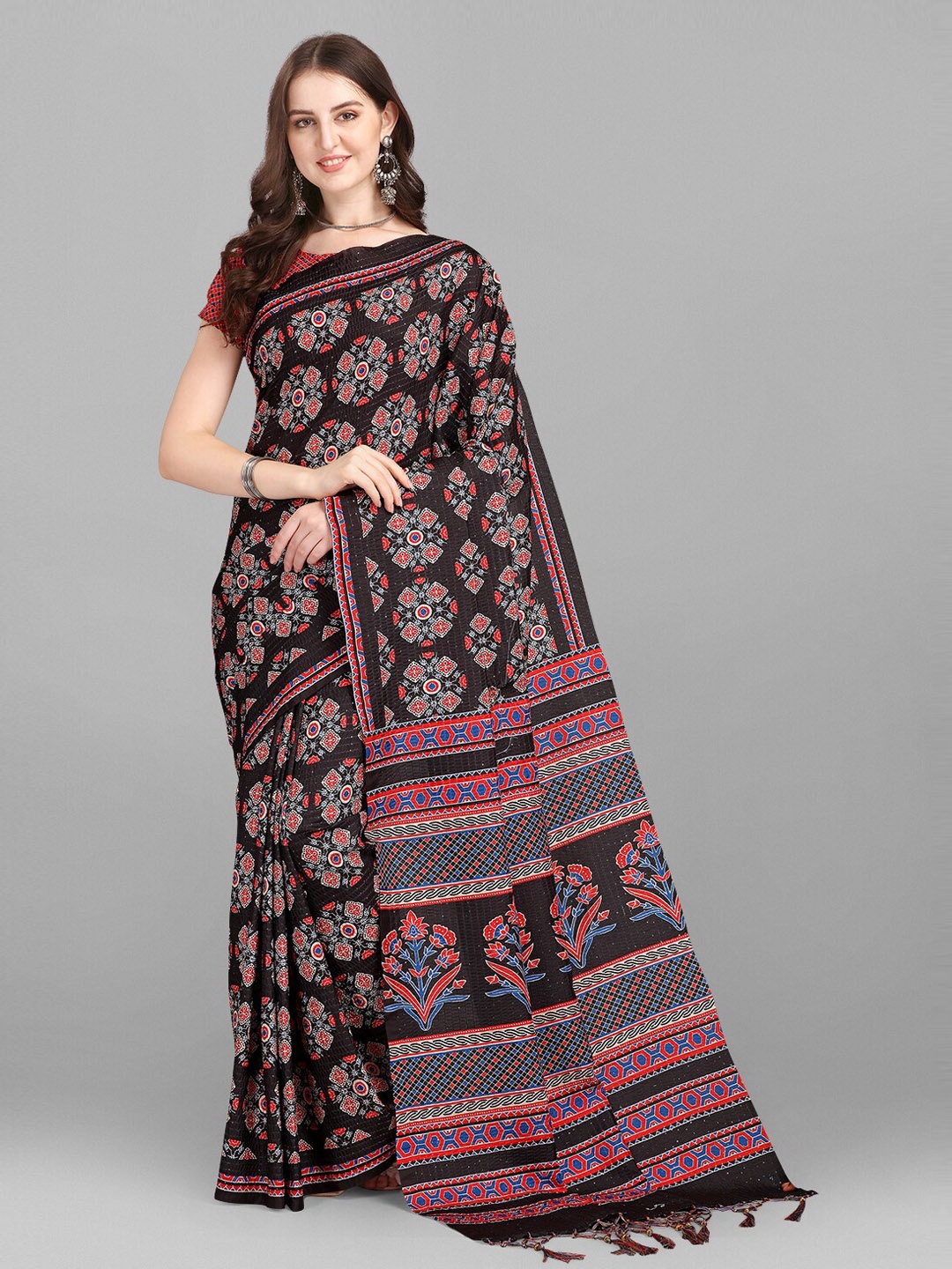 

Ethnic Yard Brown & Purple Printed Saree With Blouse