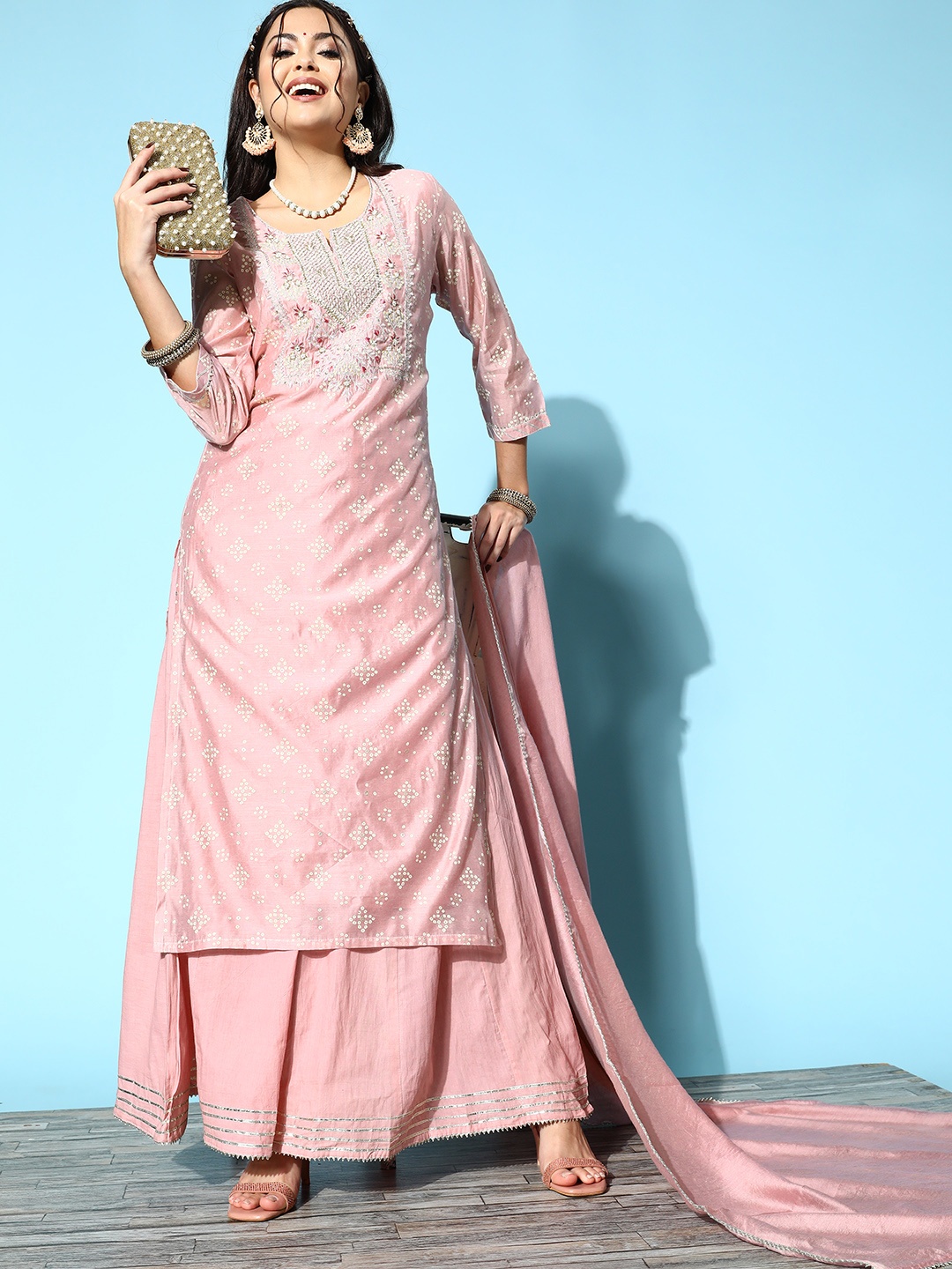 

ZOLA Women Ethnic Motifs Pure Silk Hyper Texture Kurta Set, Pink