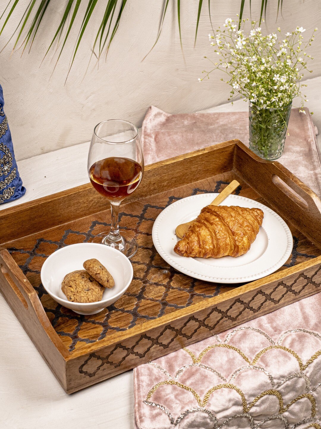 

The 7 DeKor Brown Texture Wooden Trays