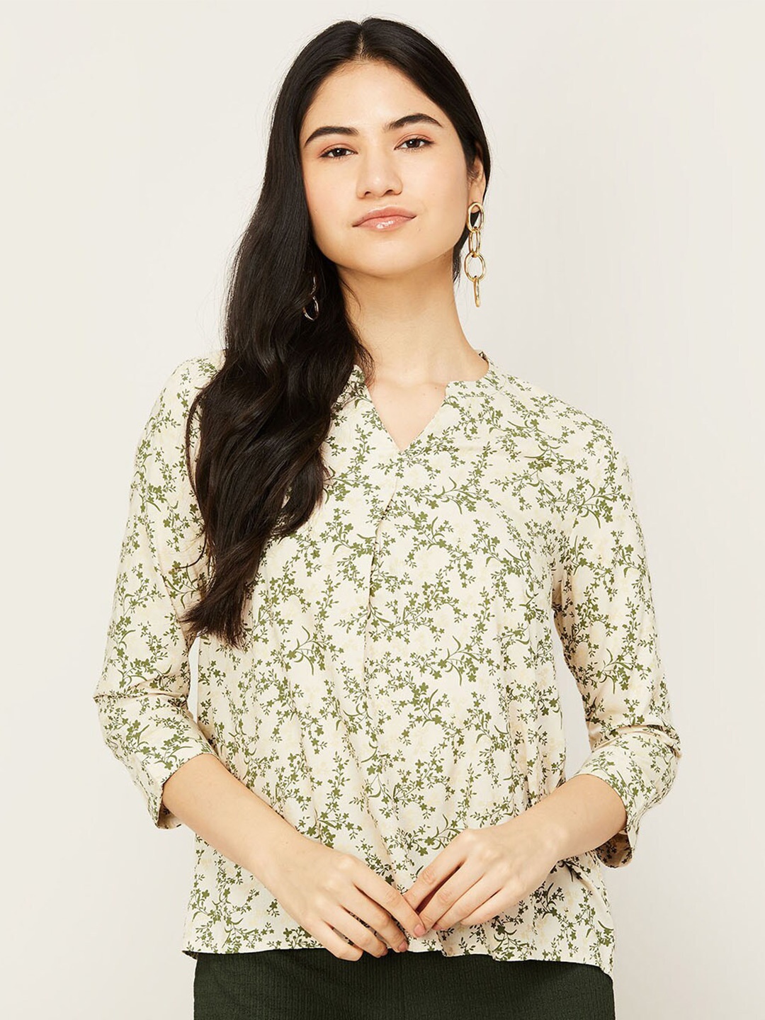 

Fame Forever by Lifestyle Off White & Green Floral Printed Mandarin Collar Top
