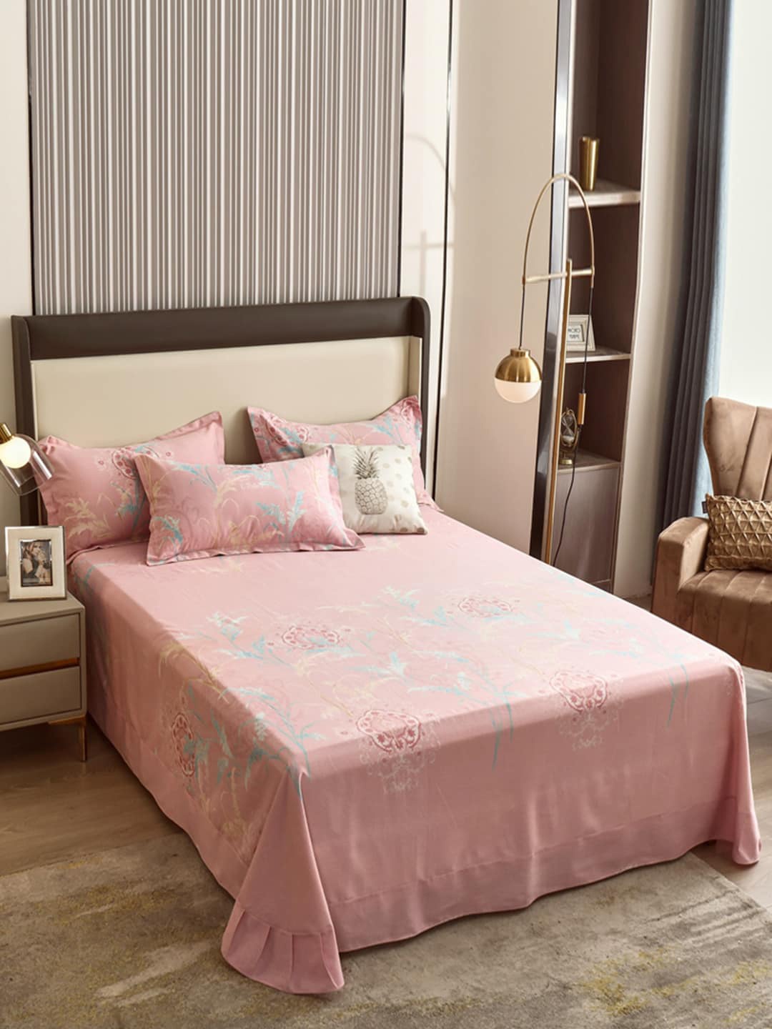 

JC HOME Pink & Blue Ethnic Motifs 220 TC King Bedsheet with 2 Pillow Covers