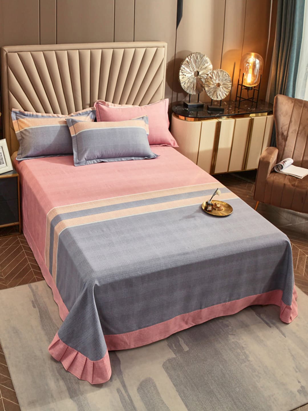 

JC HOME Pink & Grey Geometric King Bedsheet with 2 Pillow Covers