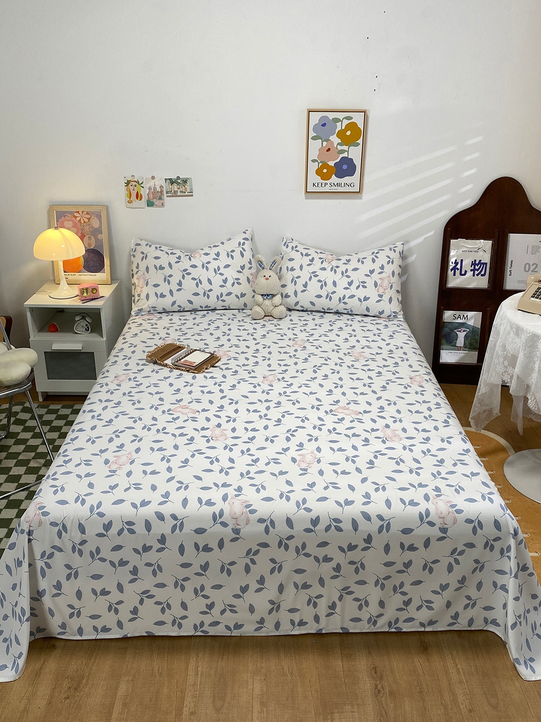 

JC Collection Off White & Blue Floral 144 TC King Bedsheet with 2 Pillow Covers