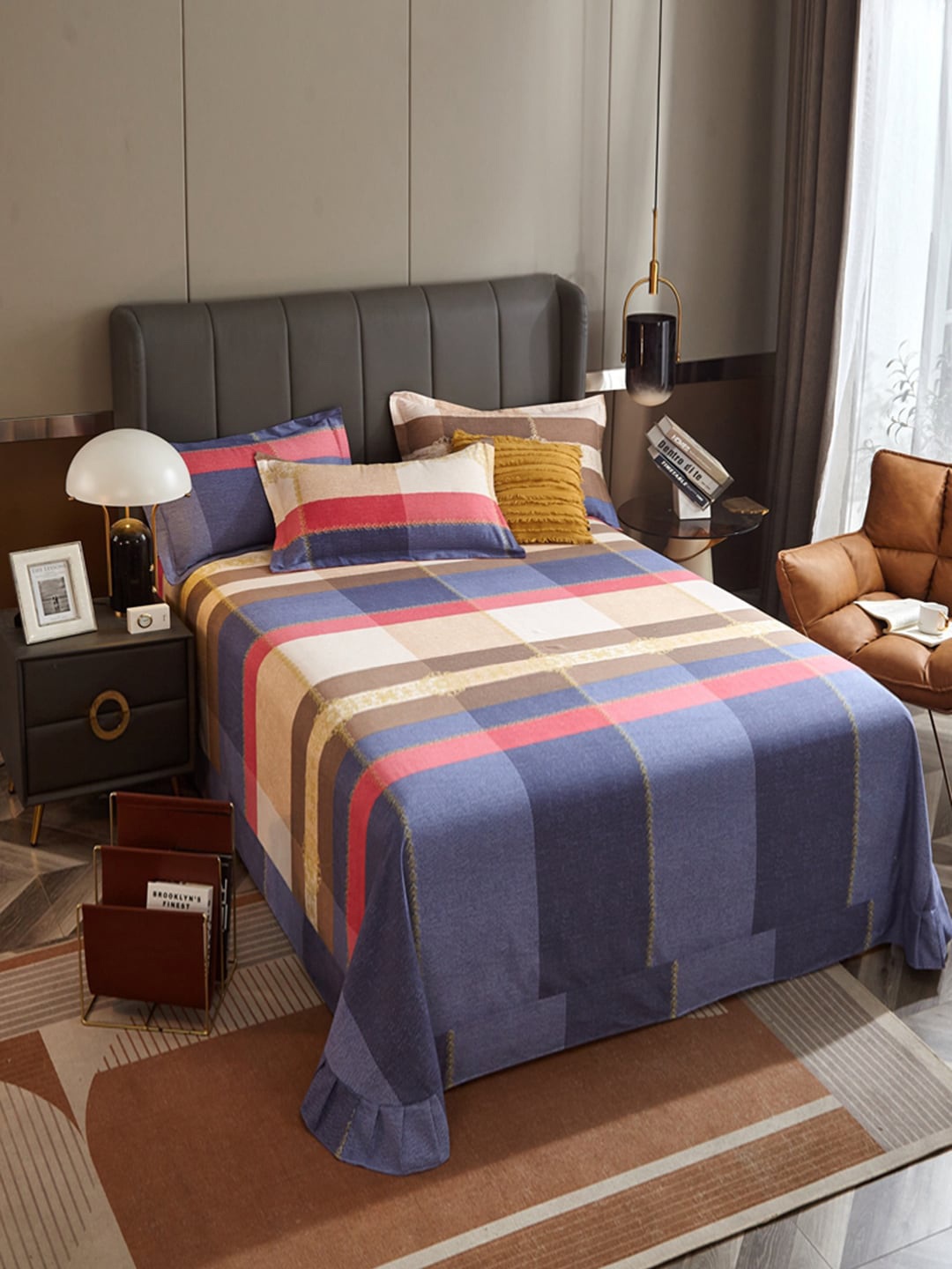 

JC HOME Brown & Blue Geometric 220 TC Cotton King Bedsheet With 2 Pillow Covers