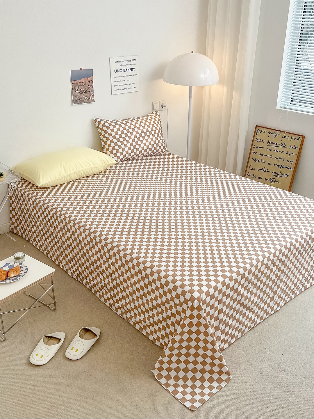 

JC Collection White & Brown Geometric 140 TC King Bedsheet with 2 Pillow Covers