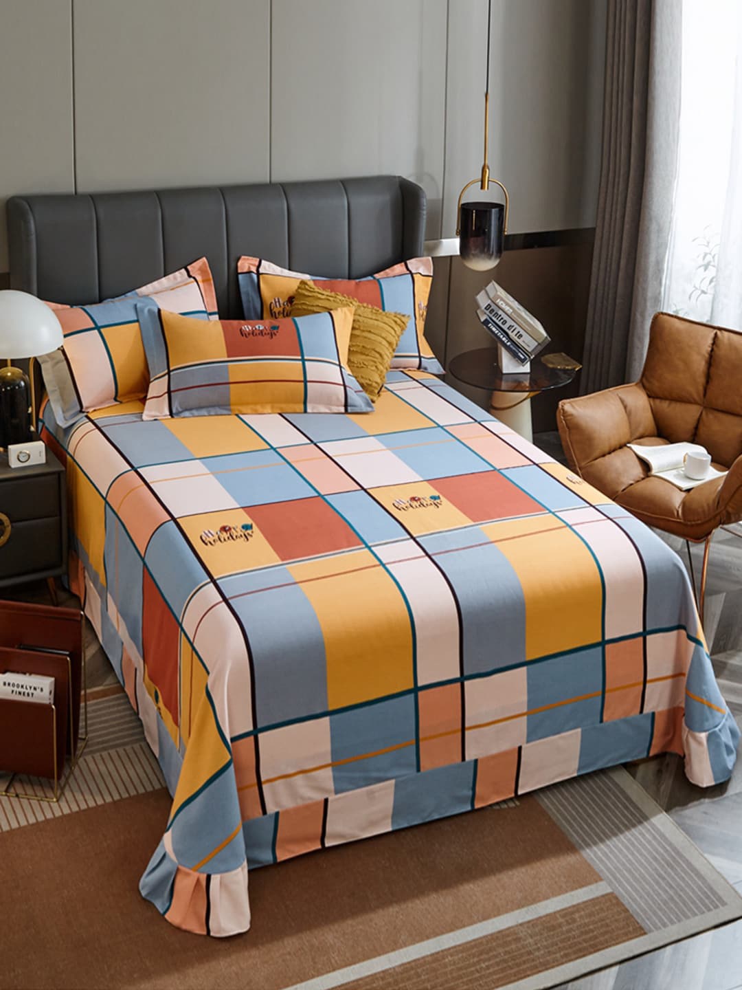 

JC HOME White & Red Geometric 220 TC Queen Bedsheet with 2 Pillow Covers