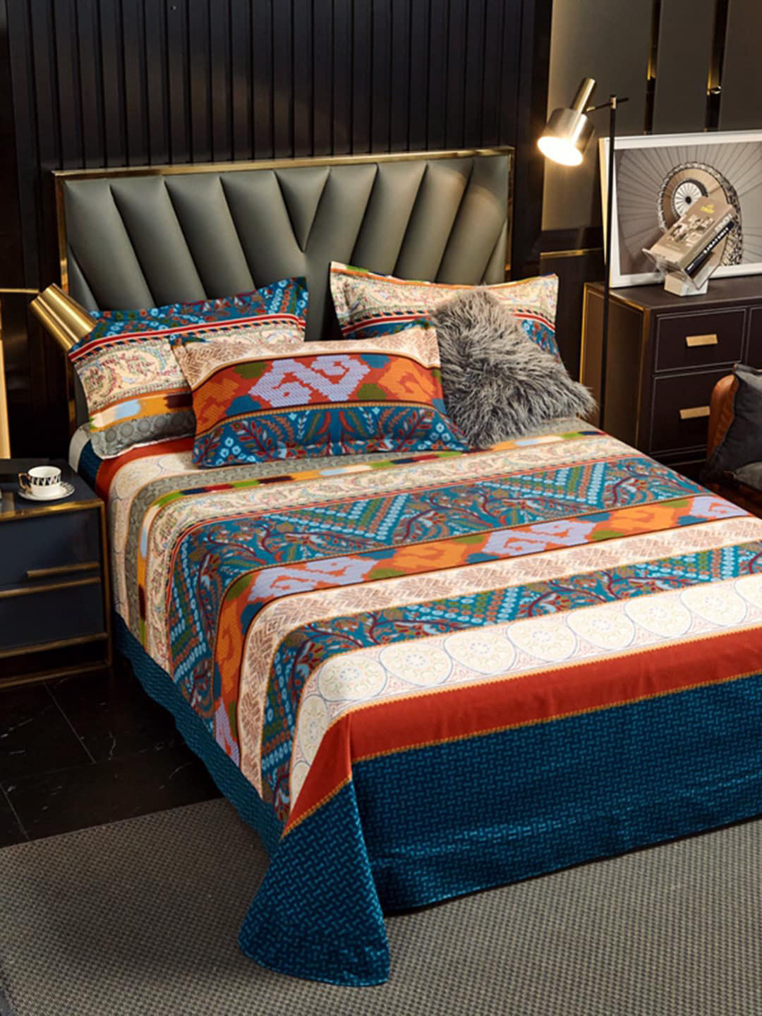 

JC HOME Blue & Red Ethnic Motifs 220 TC King Bedsheet with 2 Pillow Covers