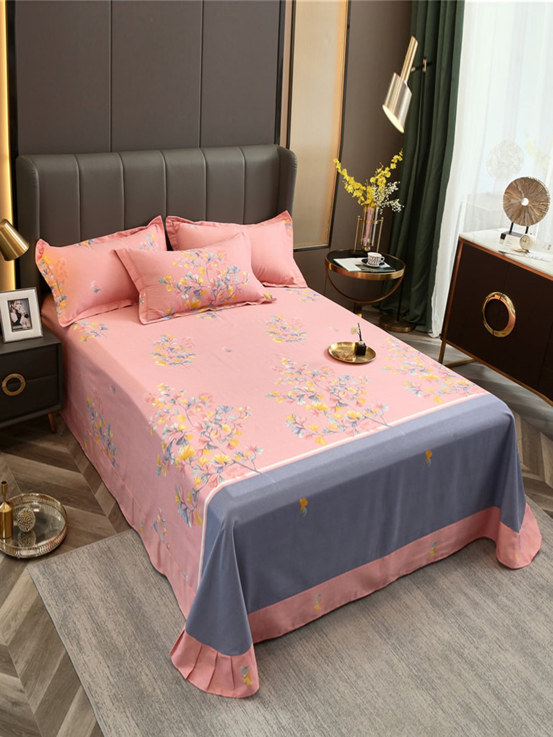 

JC HOME Peach-Coloured & Yellow Floral 220 TC King Bedsheet with 2 Pillow Covers