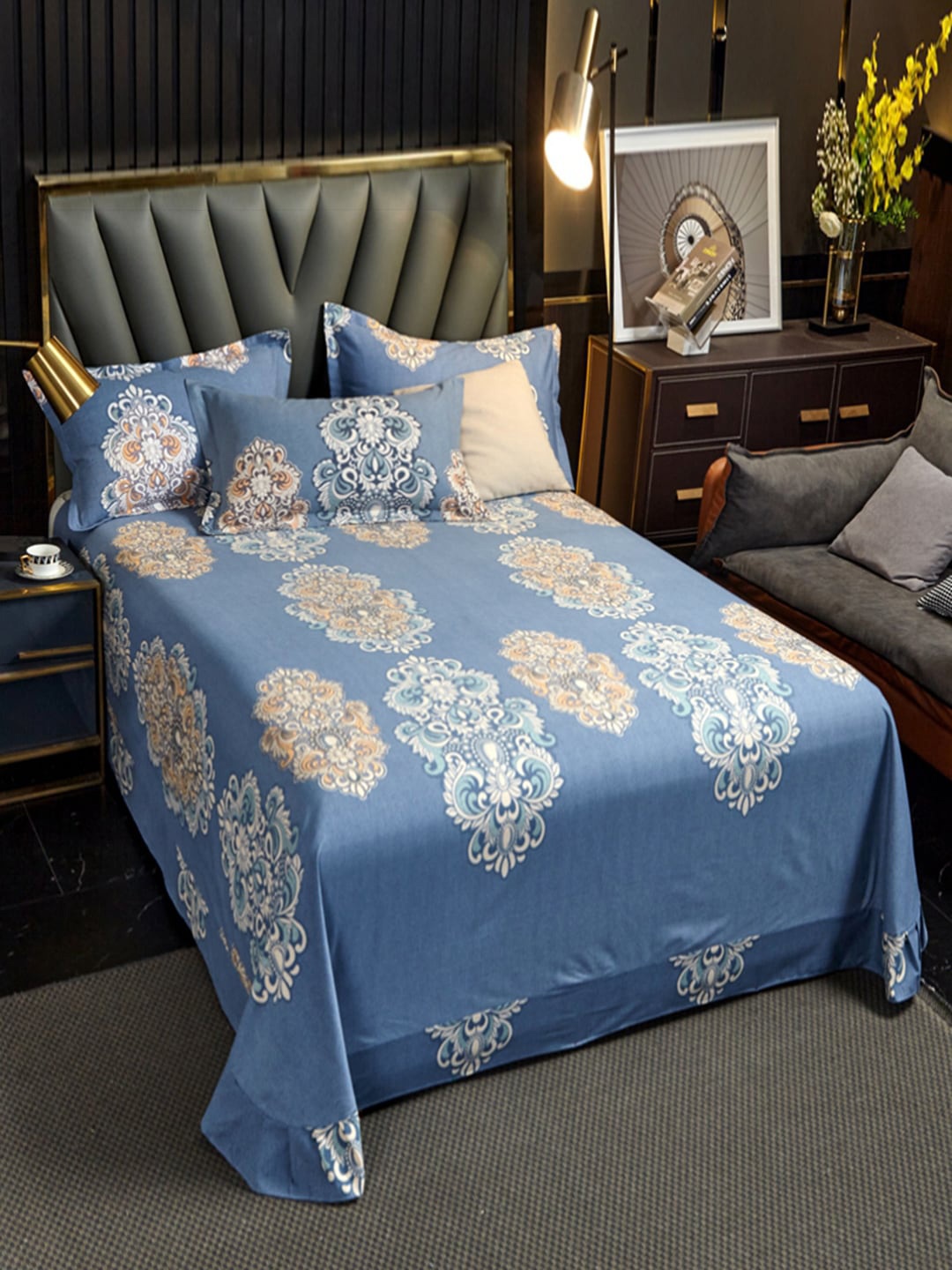 

JC Collection Blue & White Floral 220 TC Queen Bedsheet with 2 Pillow Covers