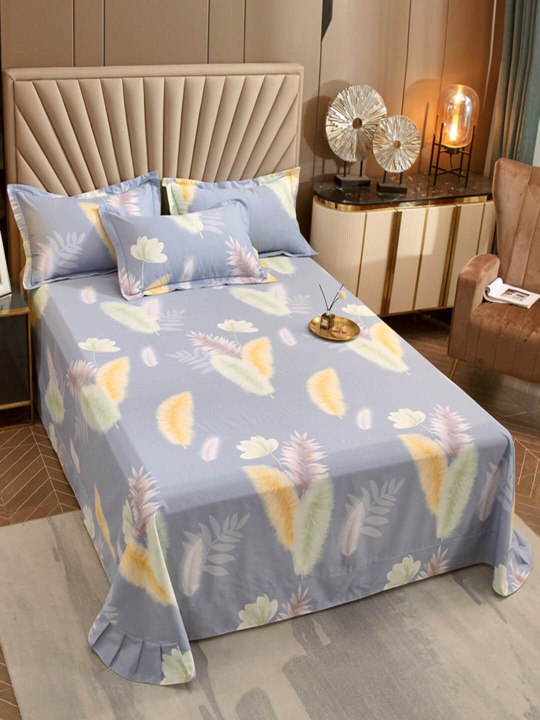 

JC Collection Blue & Off White Floral Queen Bedsheet with 2 Pillow Covers