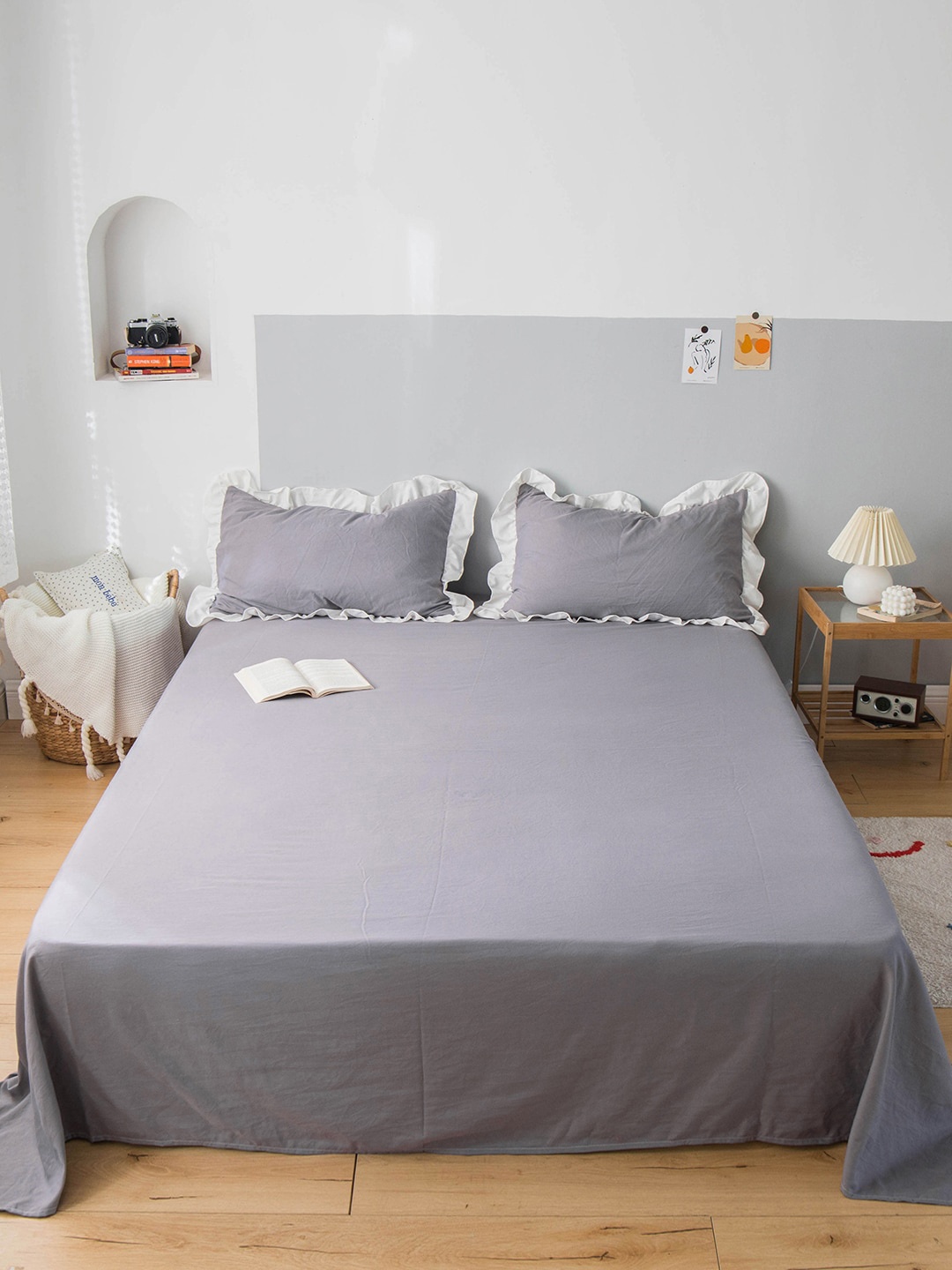 

JC Collection Grey 150 TC Queen Bedsheet with 2 Pillow Covers