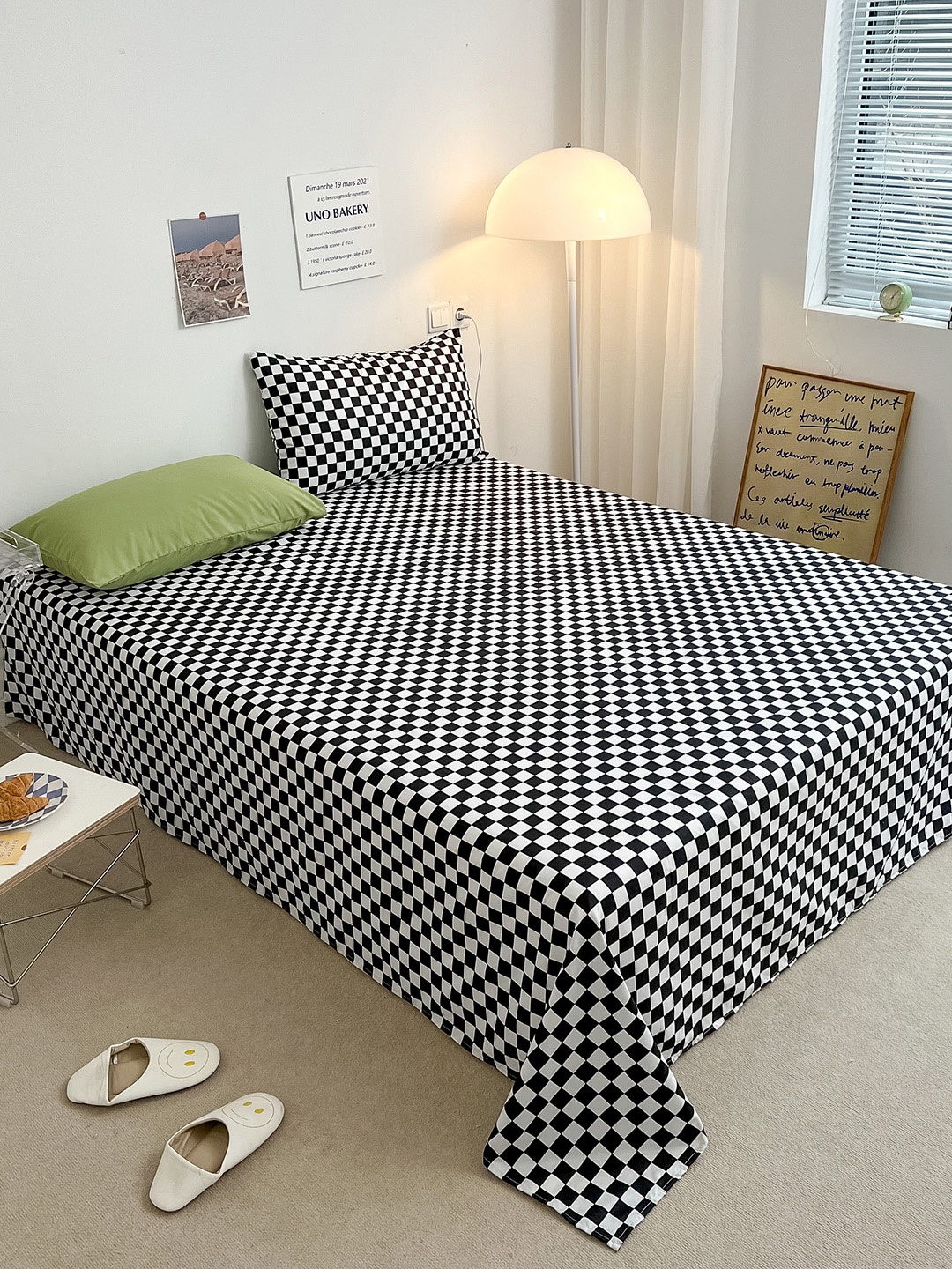 

JC Collection Black & White Geometric 140 TC King Bedsheet with 2 Pillow Covers