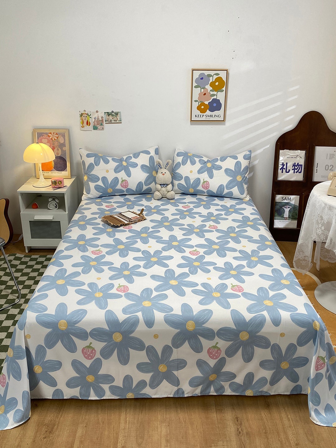 

JC Collection White & Grey Floral Printed 144 TC King Bedsheet with 2 Pillow Covers