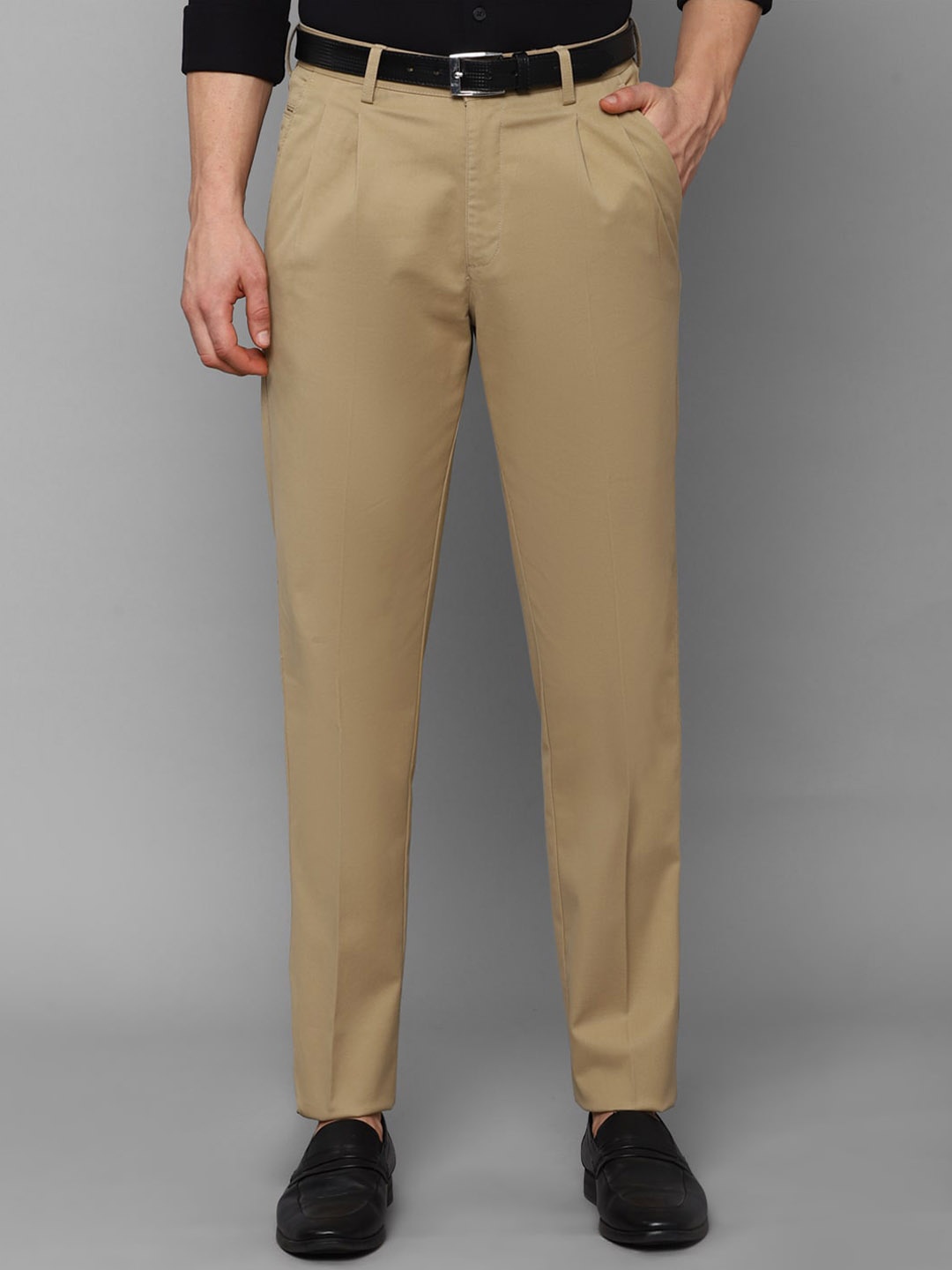 

Allen Solly Men Khaki Pleated Mid-Rise Casual Trousers