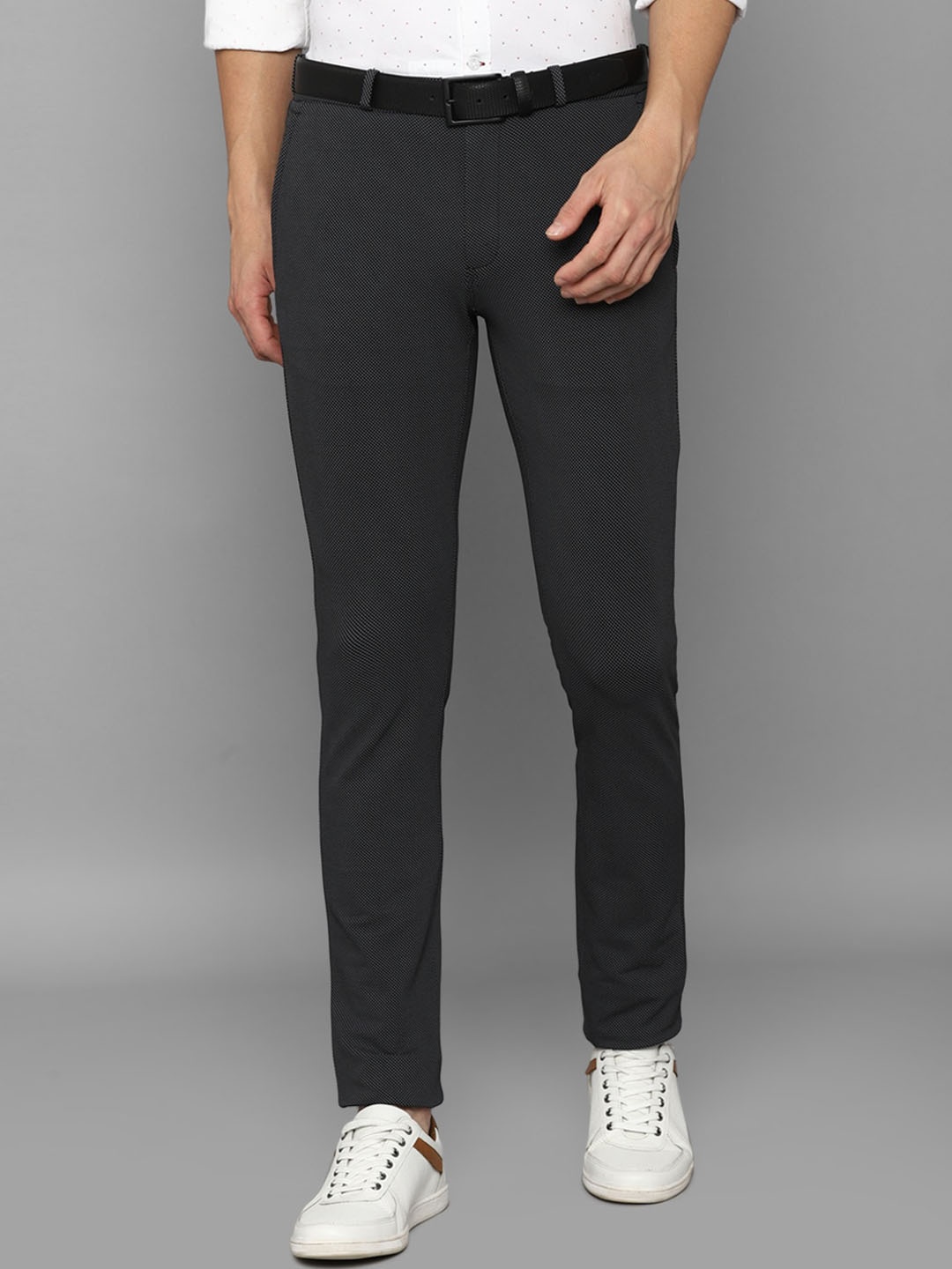 

Louis Philippe Sport Men Grey Slim Fit Chino Trousers