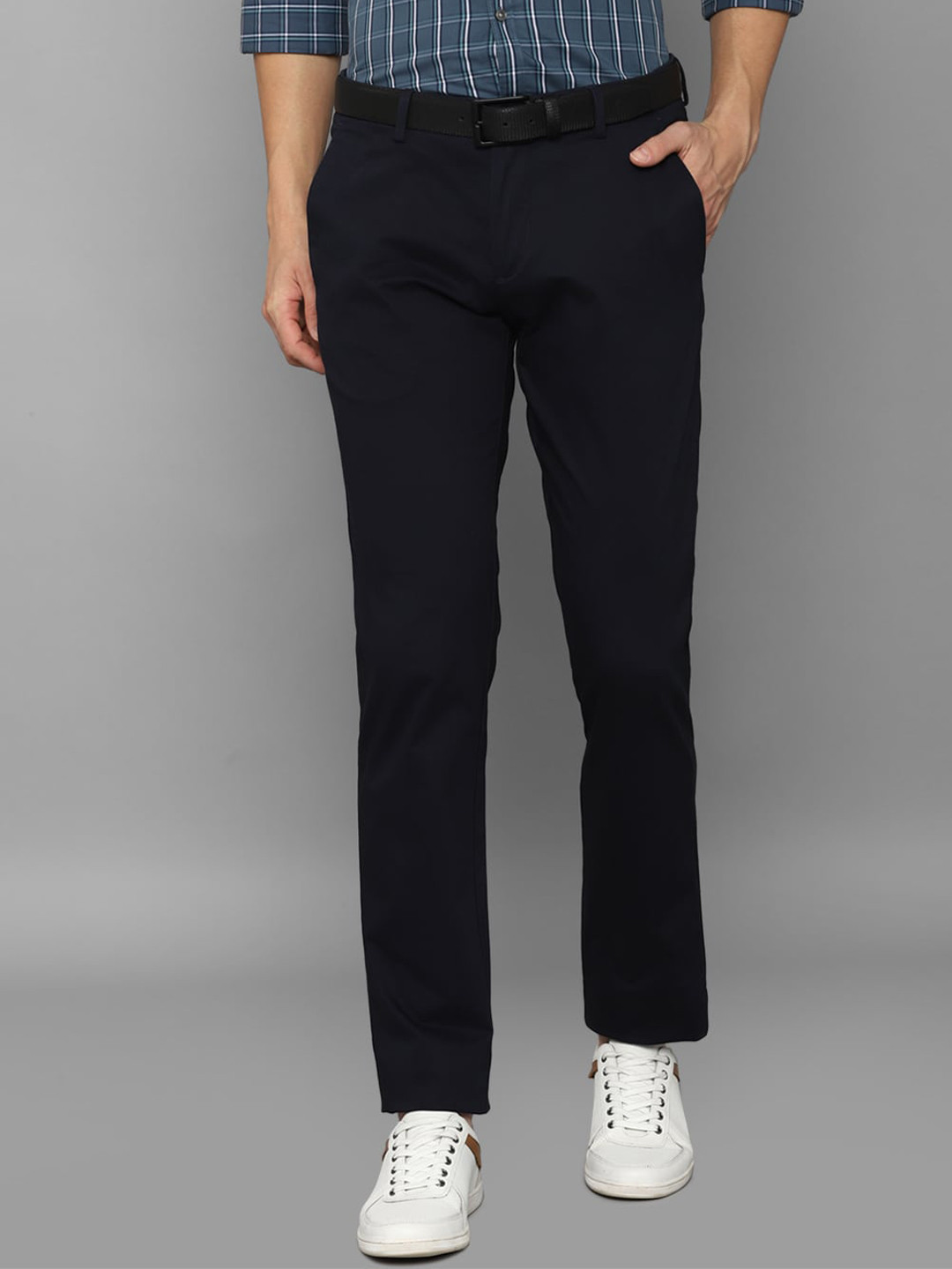 

Louis Philippe Sport Men Black Slim Fit Trousers