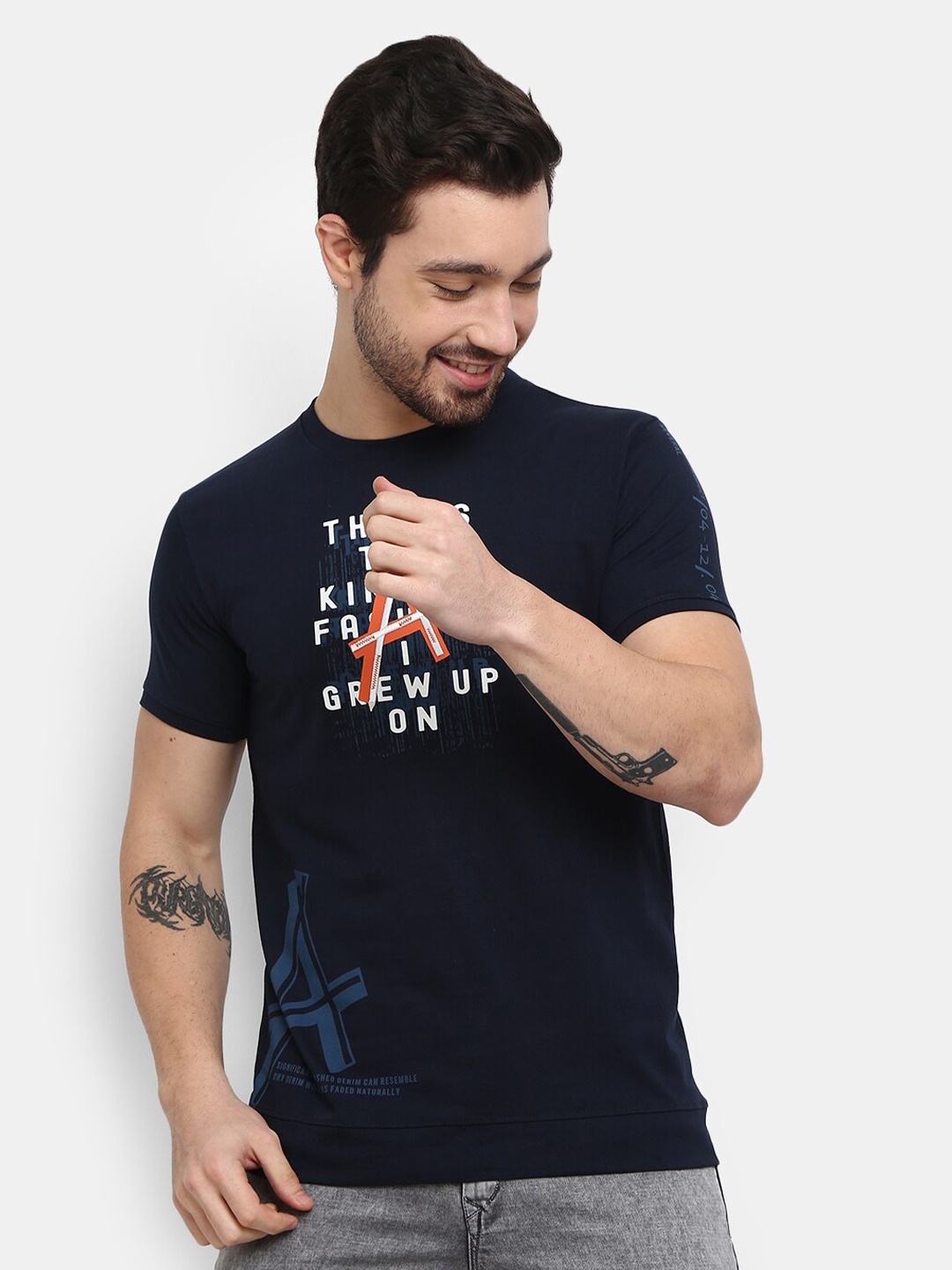 

V-Mart Men Navy Blue Typography Printed Cotton T-shirt